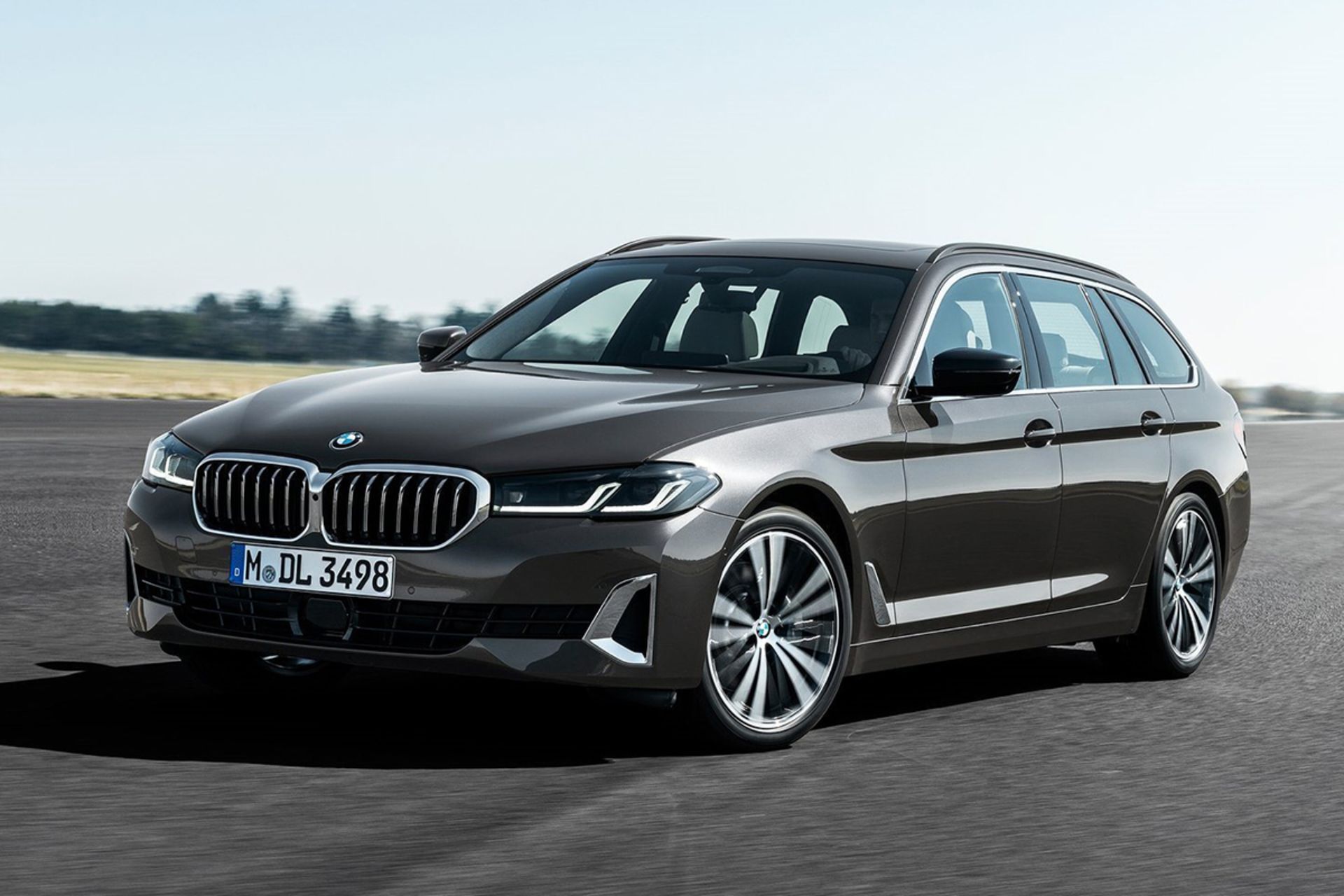 BMW 5-Series   2021
