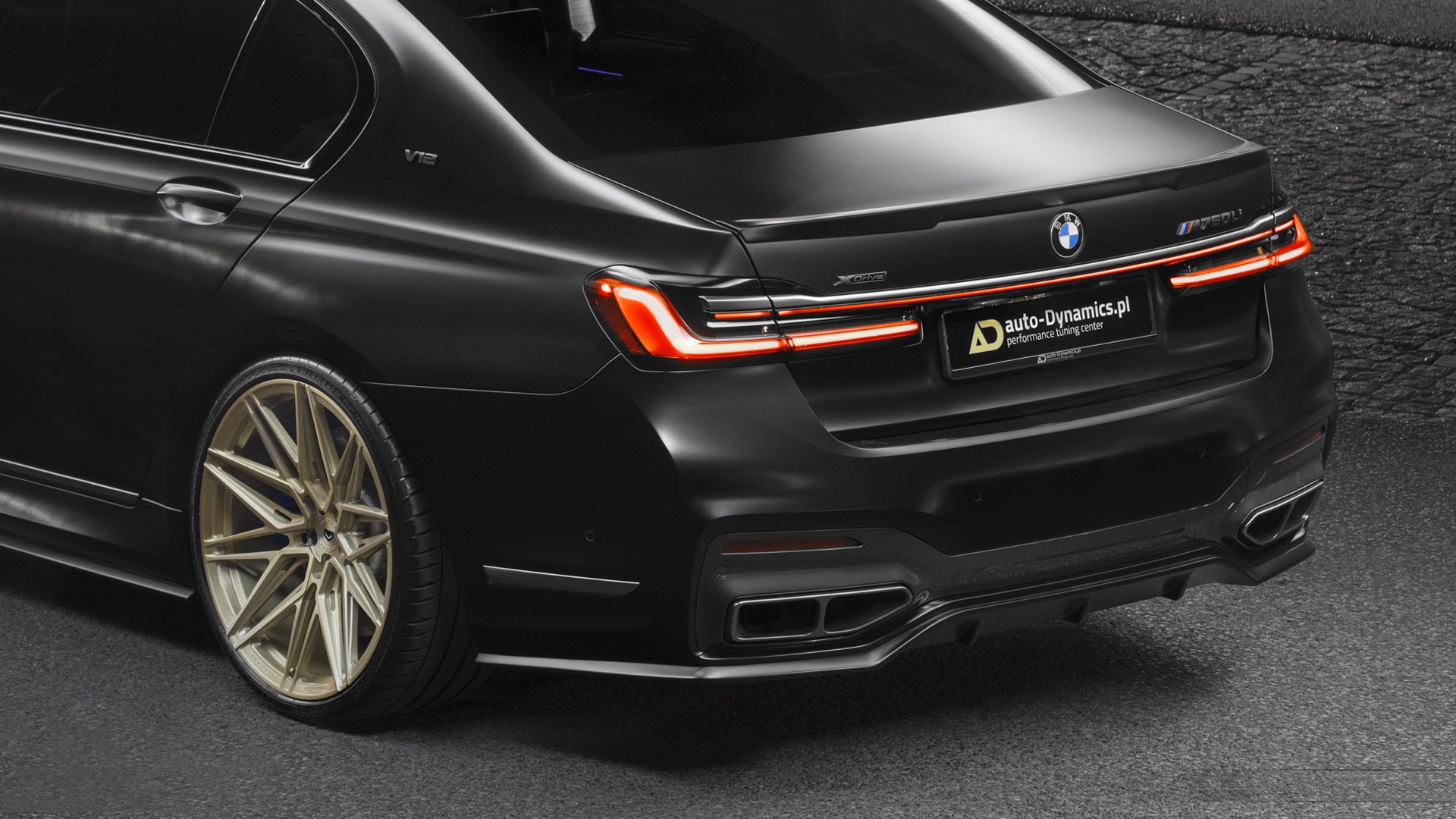 BMW M760Li / بی ام و سری 7