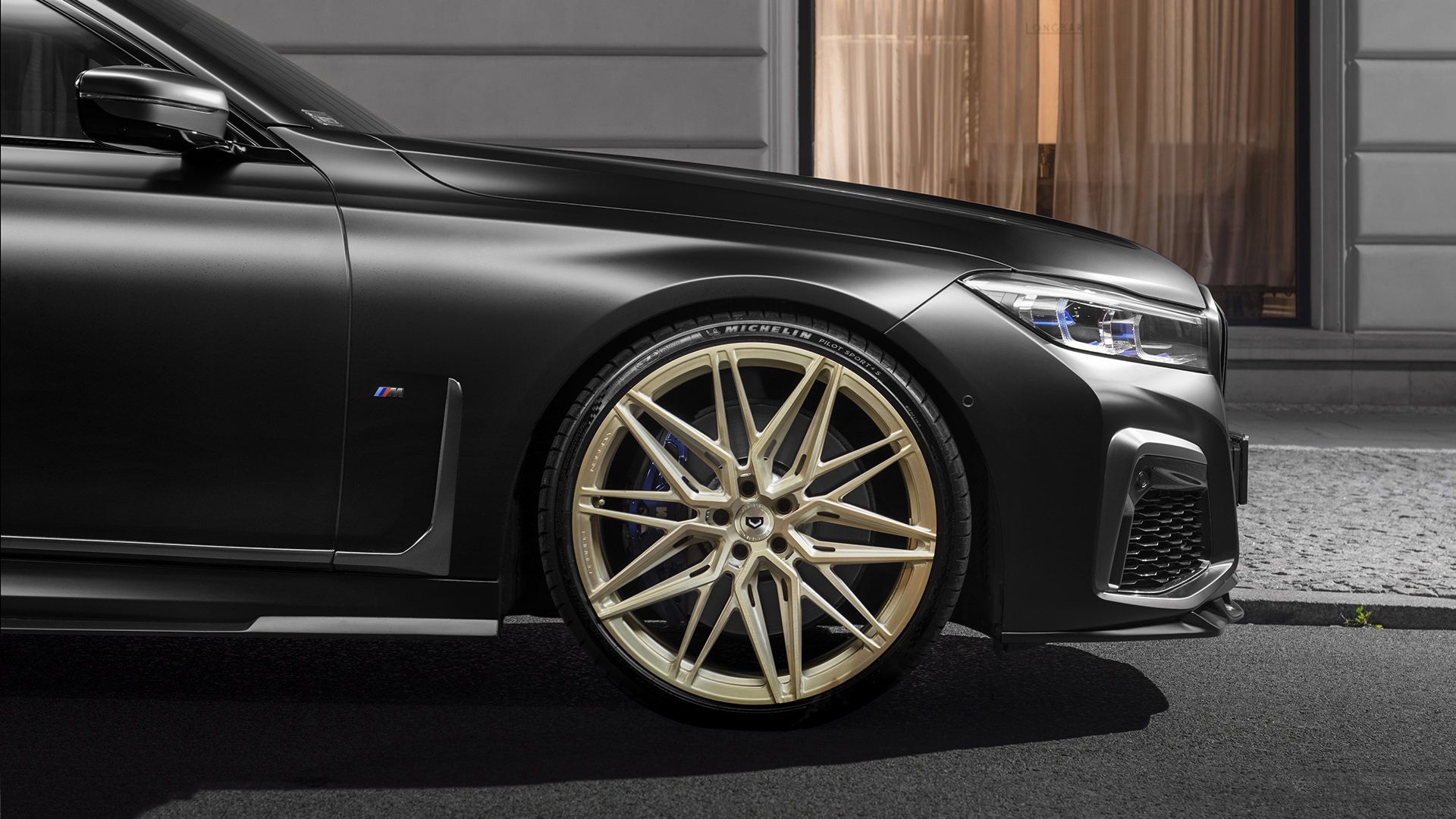 BMW M760Li / بی ام و سری 7