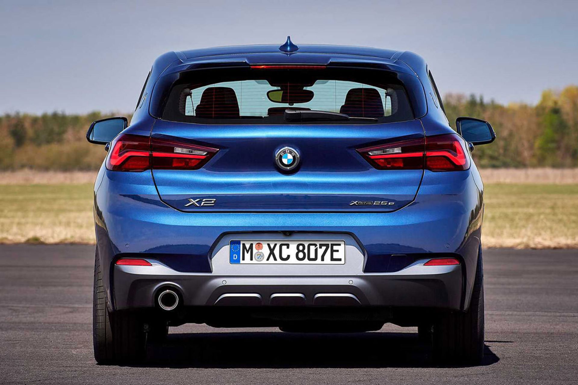 X2 xDrive25e بی‌ام‌و