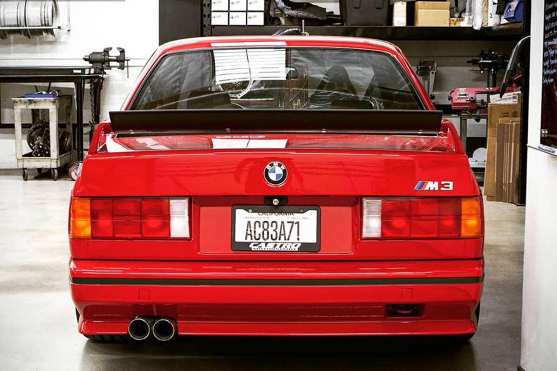 بی‌ام‌و M3 نسل E30 با موتور نسل E46