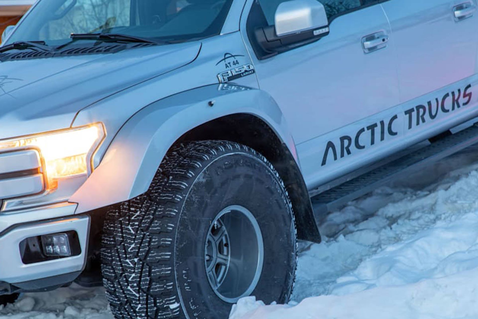 فورد اف-۱۵۰ با تیونینگ آرکتیک تراکس