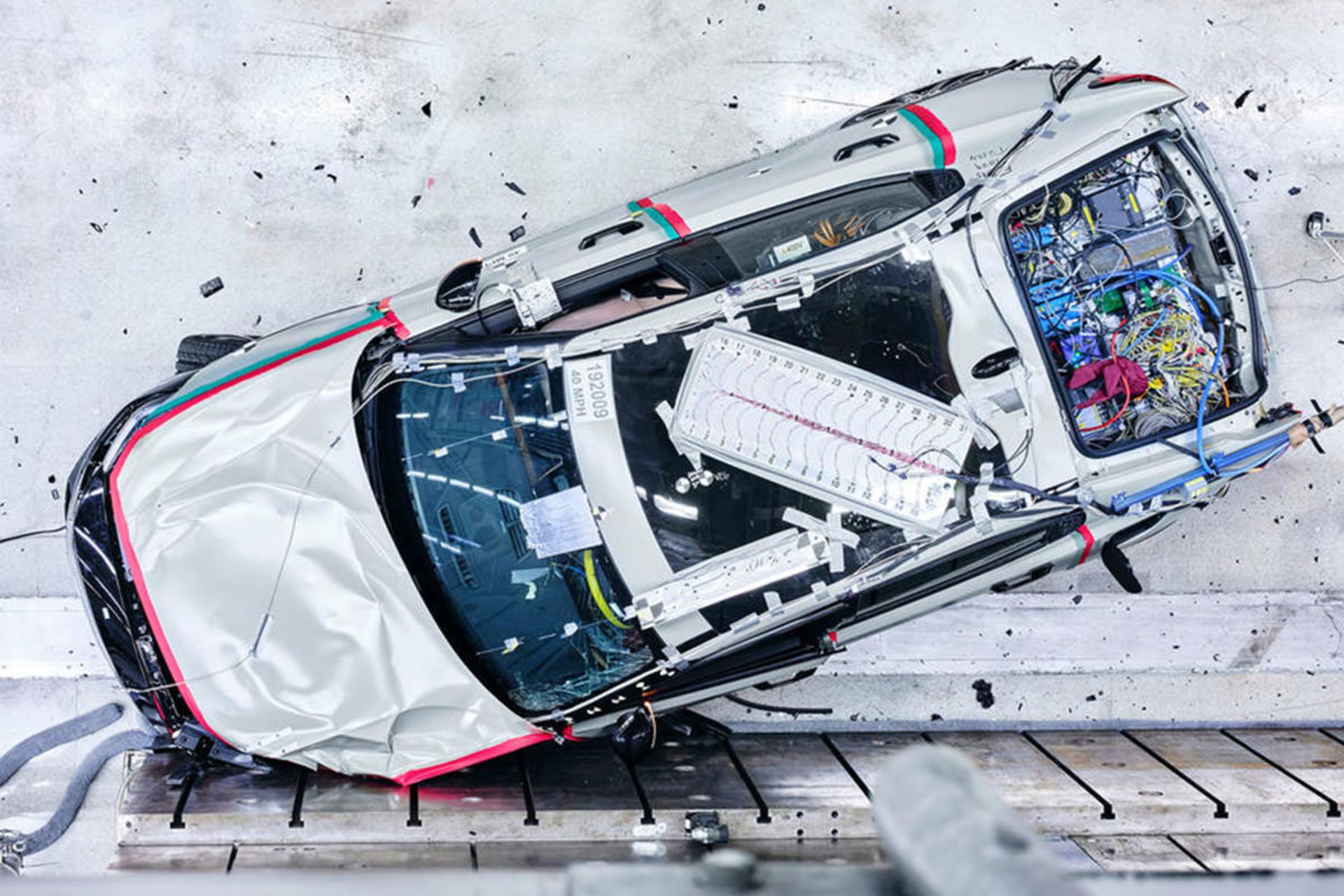 ایمنی خودرو برقی