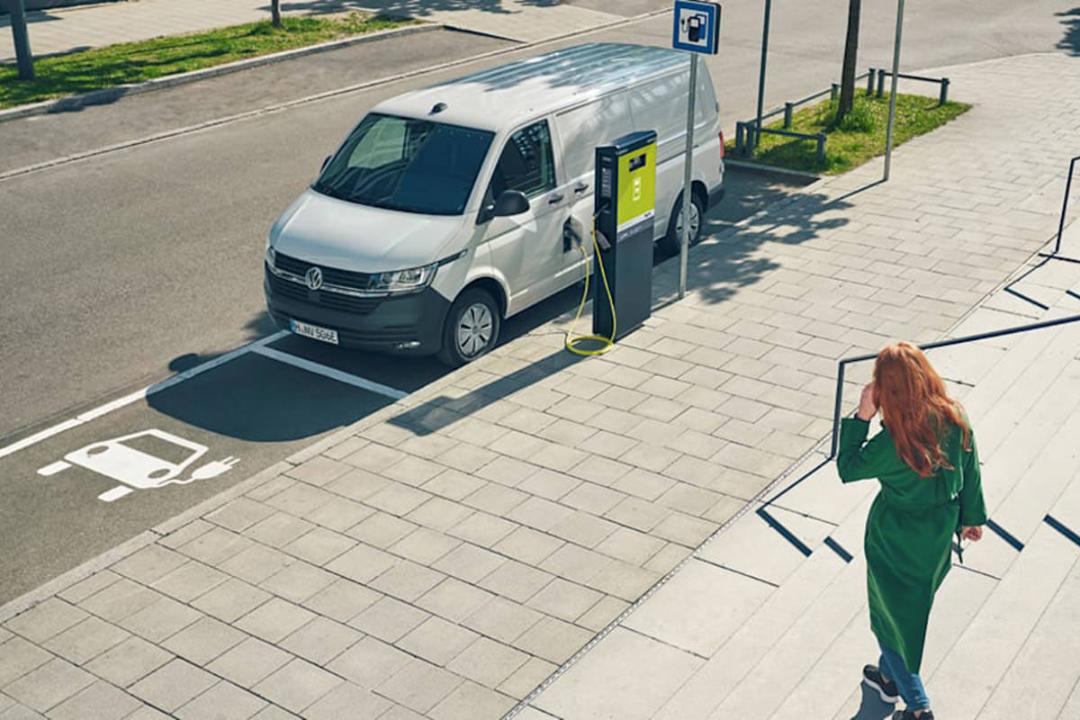 Volkswagen eTransporter van / ون الکتریکی فولکس واگن ای ترنسپورتر