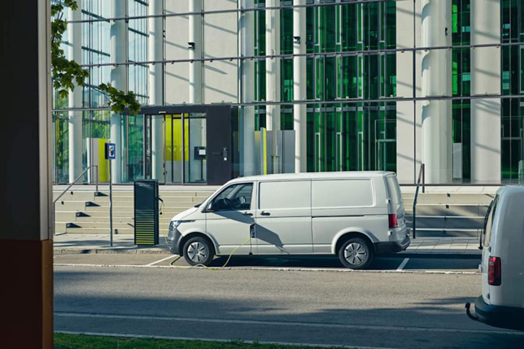 Volkswagen eTransporter van / ون الکتریکی فولکس واگن ای ترنسپورتر
