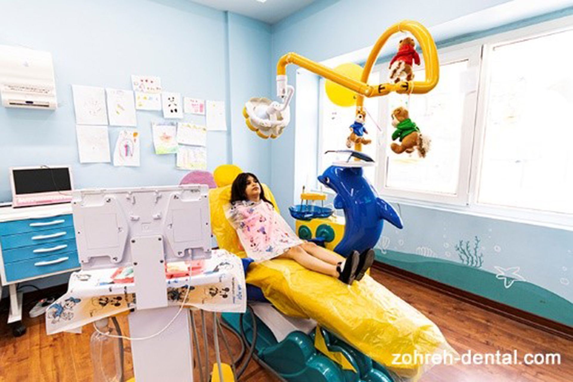 دندانپزشکی زهره