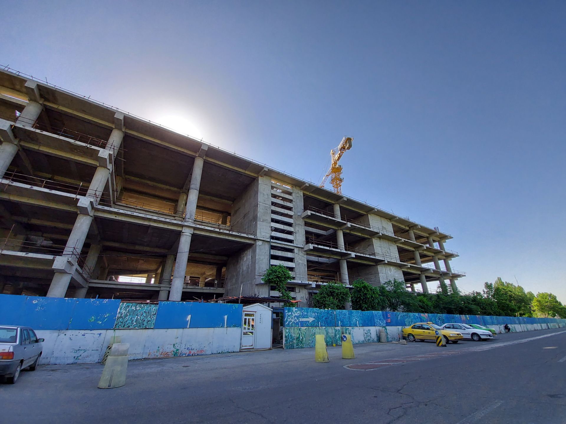 نمونه عکس اولترا واید گلکسی A71 از ساختمان در حال ساخت