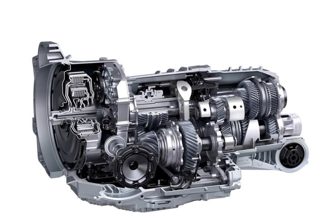نمای برش خورده از جعبه دنده خودکار دوکلاچه / dual clutch transmission خودرو 