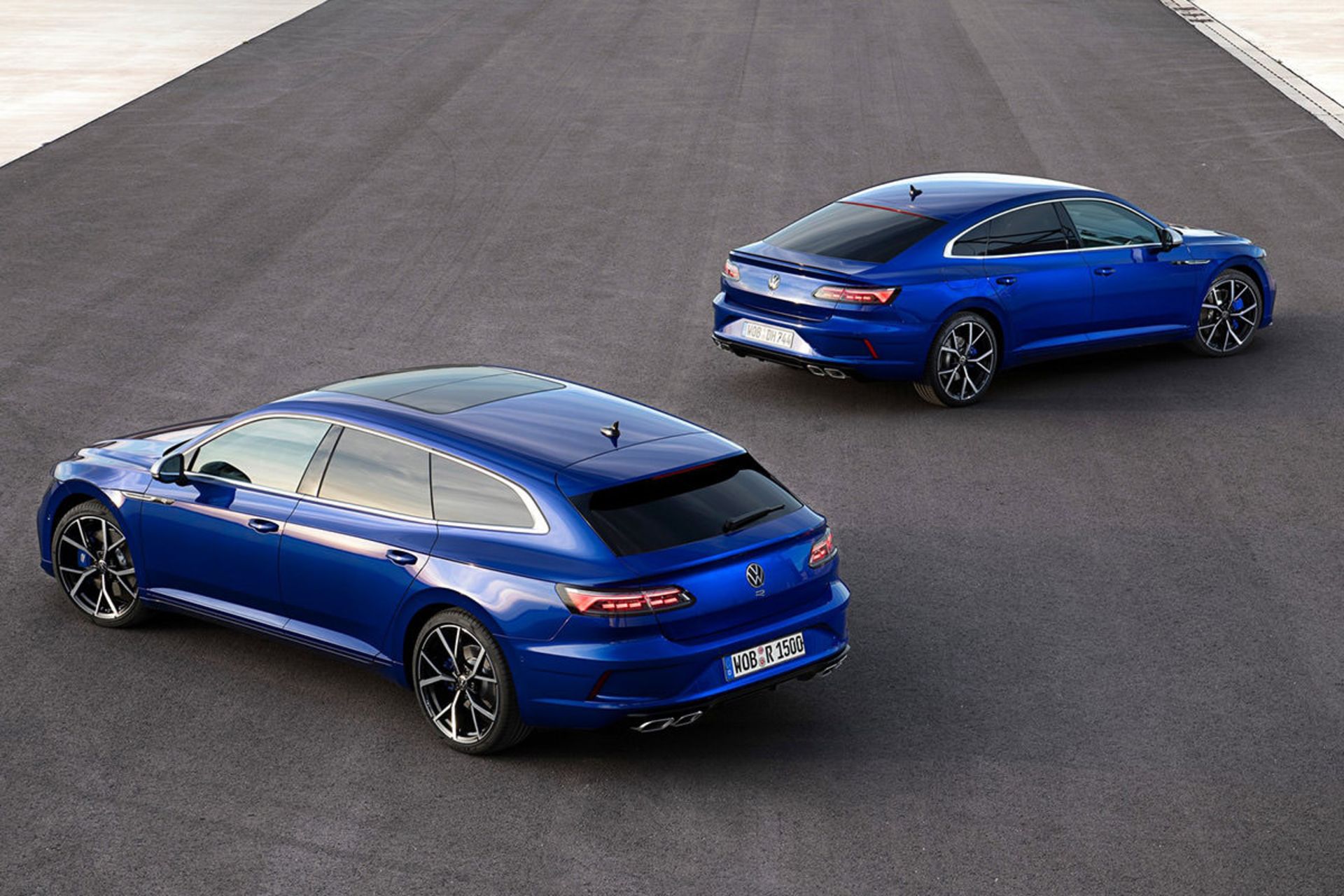 فولکس واگن آرتئون در مدل‌های سدان فست‌بک و استیشن واگن با رینگ‌های زیبای مشکی