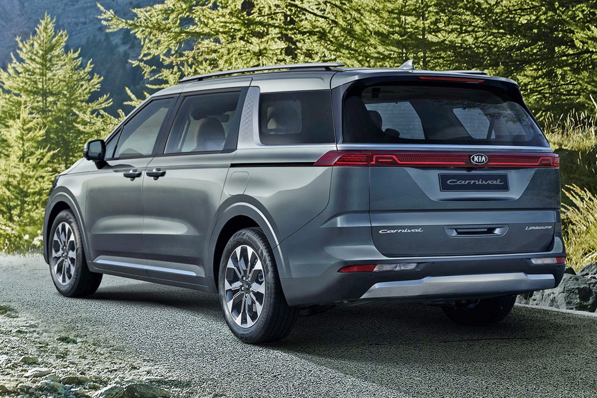KIA Carnival Cedona کیا کارنیوال سدونا   نمای  پشت