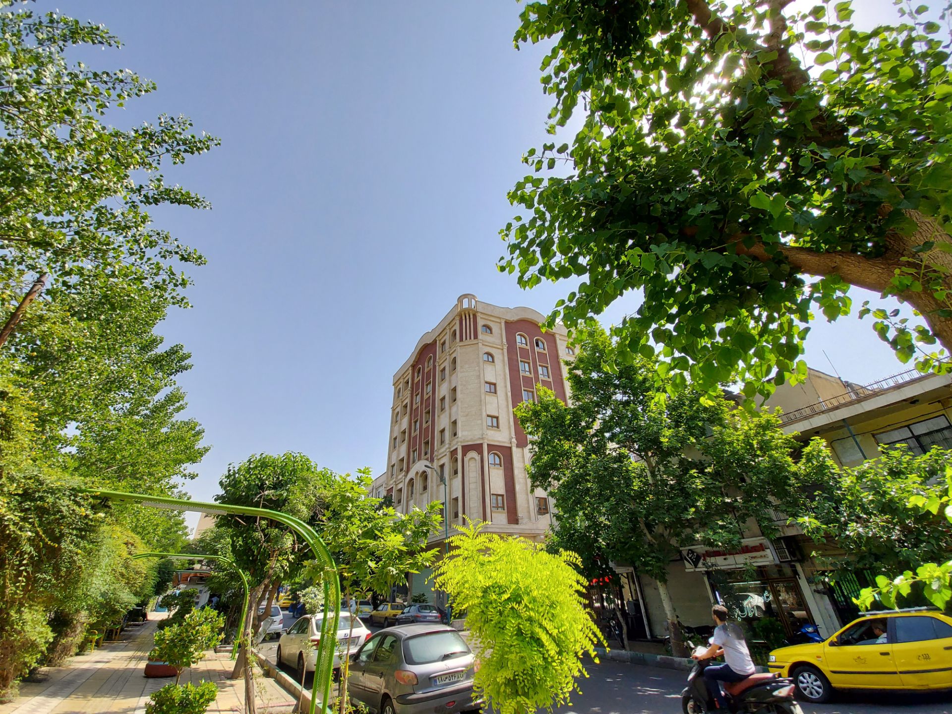 نمونه عکس گلکسی A71 از ساختمان