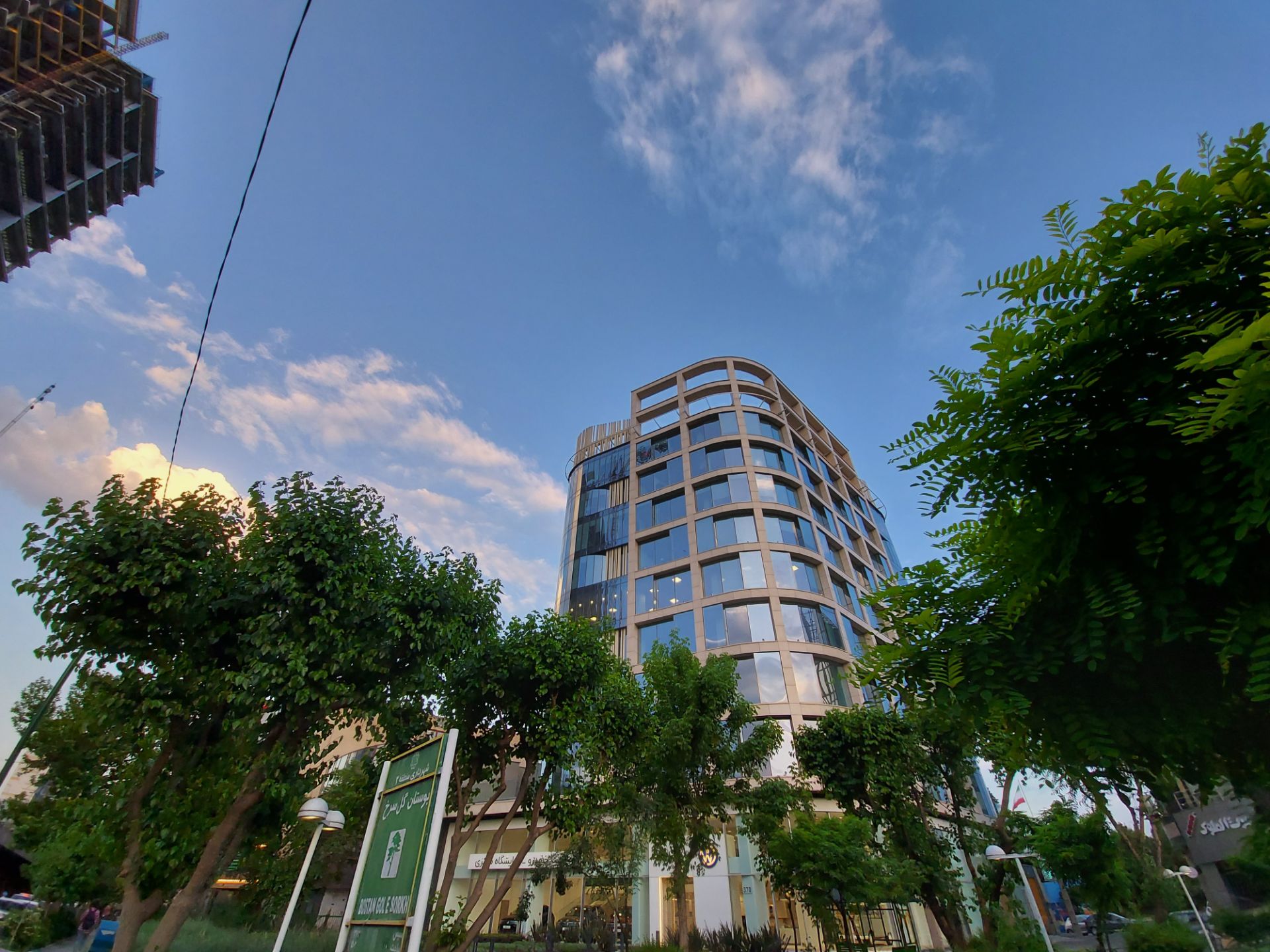 نمونه عکس گلکسی A71 از برج