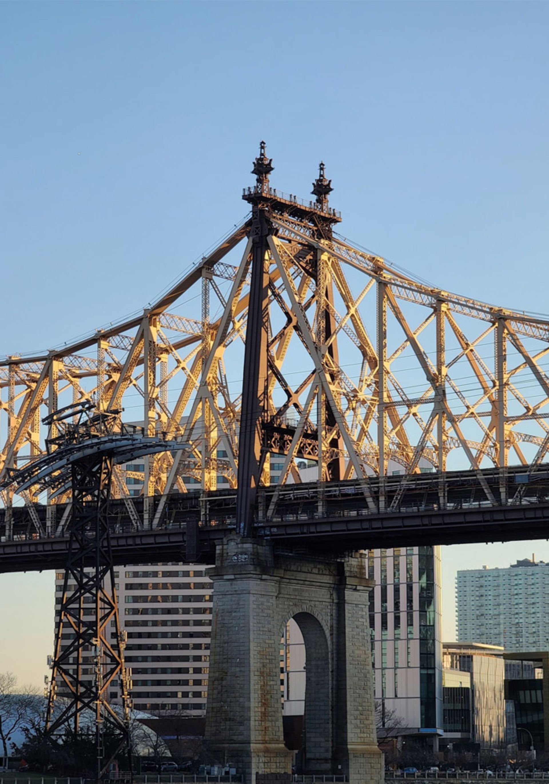 عکس پل فلزی با پایه های بتنی با گوشی گلکسی S20 Ultra