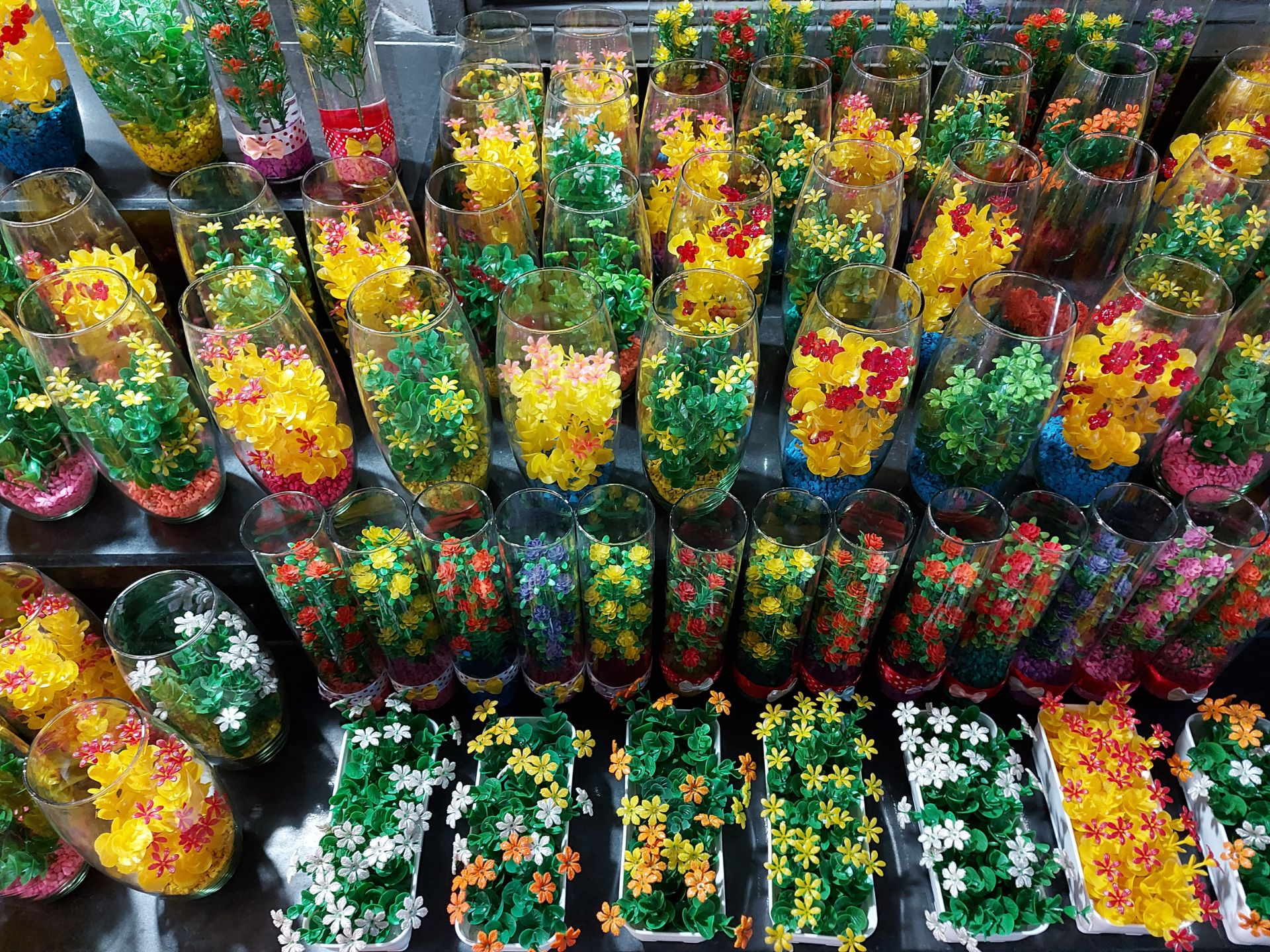 نمونه عکس شب گلکسی A71 از گیاه مصنوعی