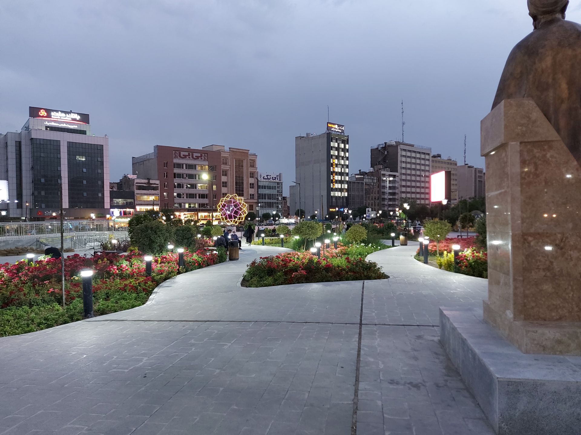 نمونه عکس گلکسی A71 از میدان هفت تیر