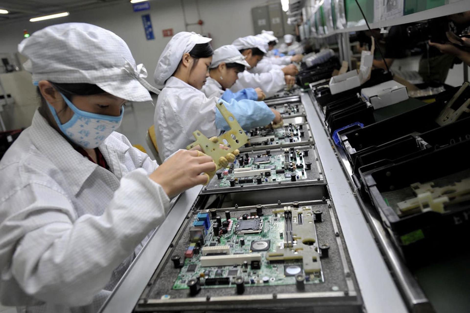 کارخانه فاکسکان / Foxconn