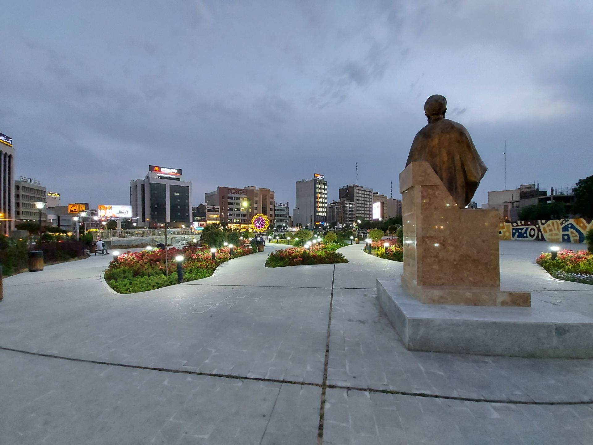 نمونه عکس گلکسی A71 از میدان هفت تیر