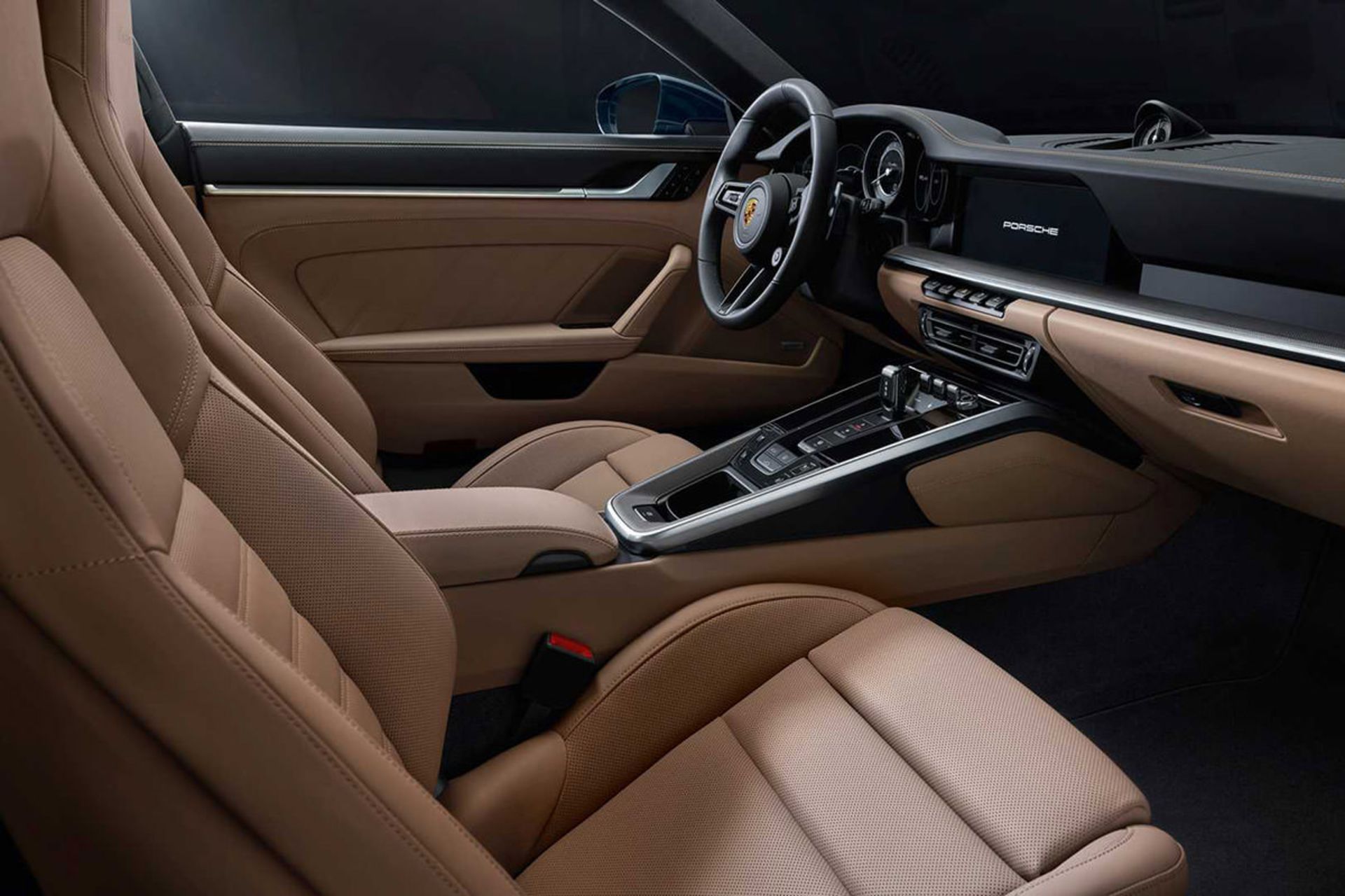 داخل کابین پورشه 911 توربو 2021 با غربیلک فرمان و تودوزی چرمی