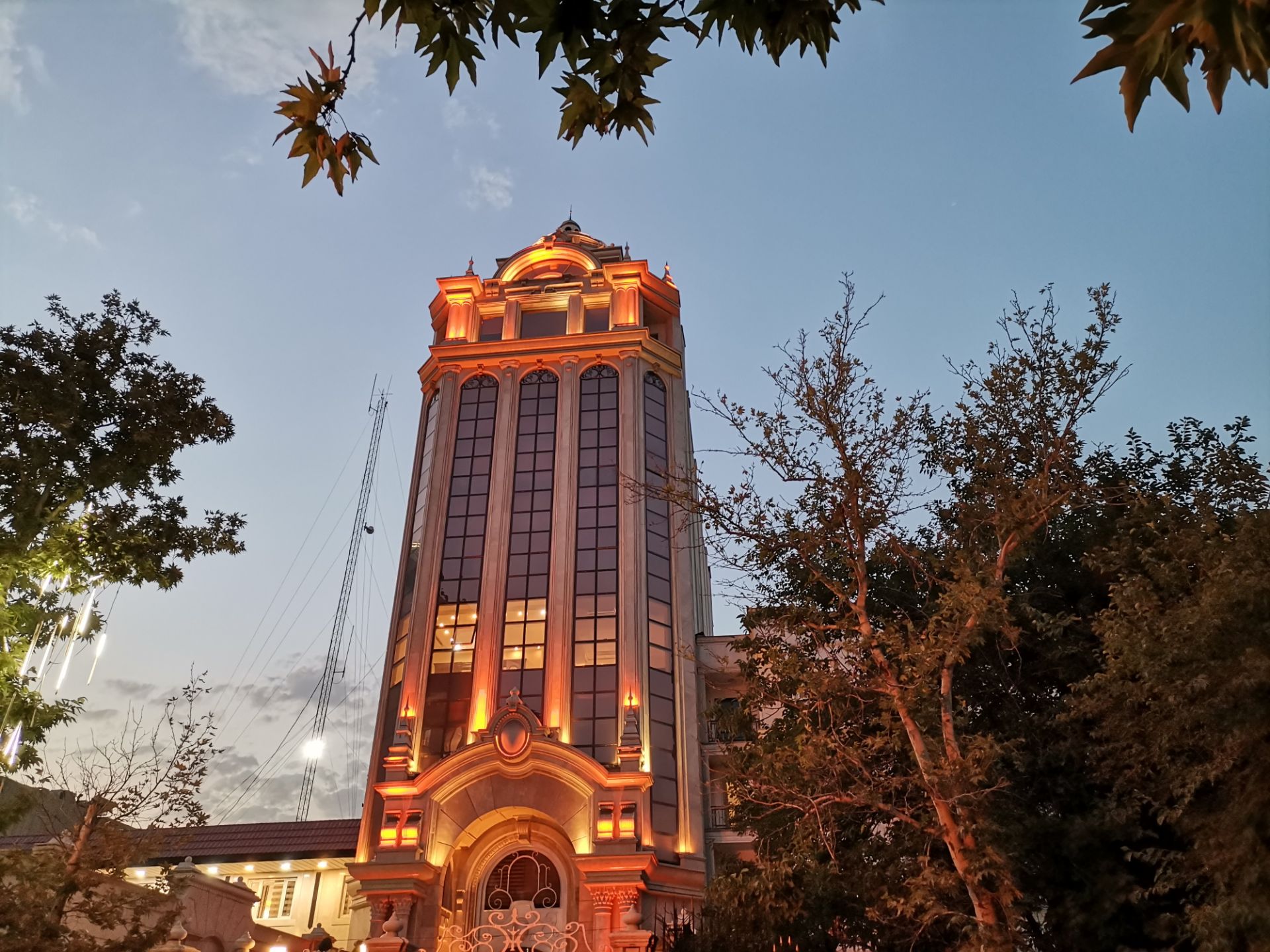 نمونه عکس دوربین واید هواوی نوا 7 آی - برج