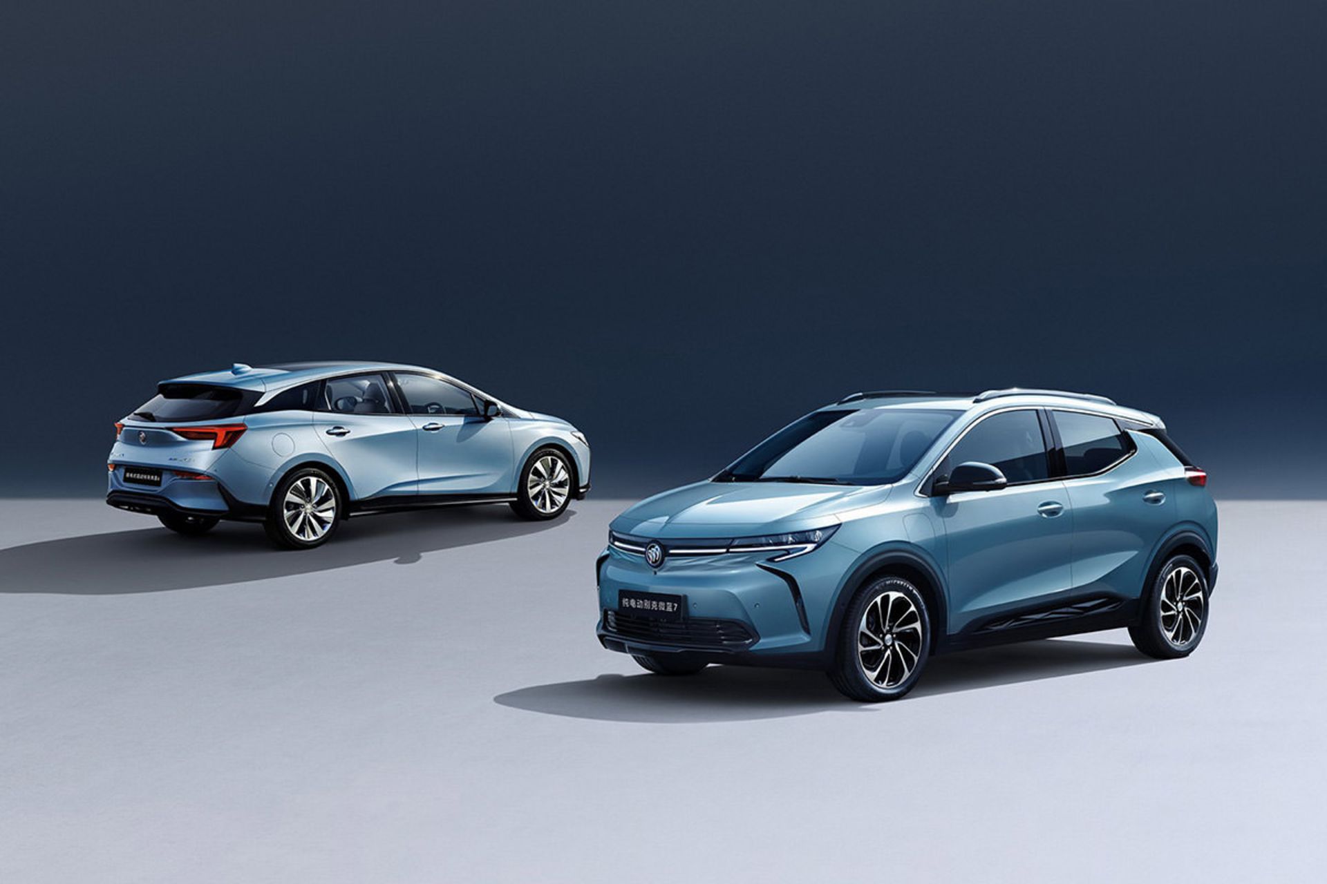 بیوک ویلایت 6 و ویلایت 7 آبی رنگ برای بازار چین