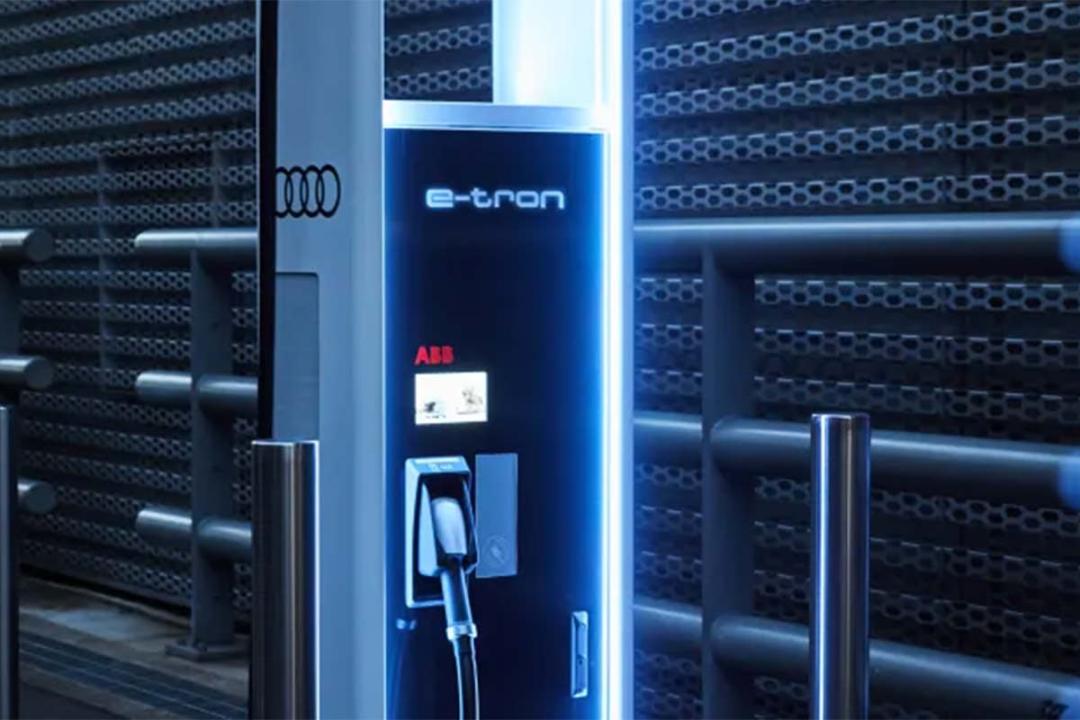 شارژر خودروی الکتریکی / electric car charger آئودی / audi