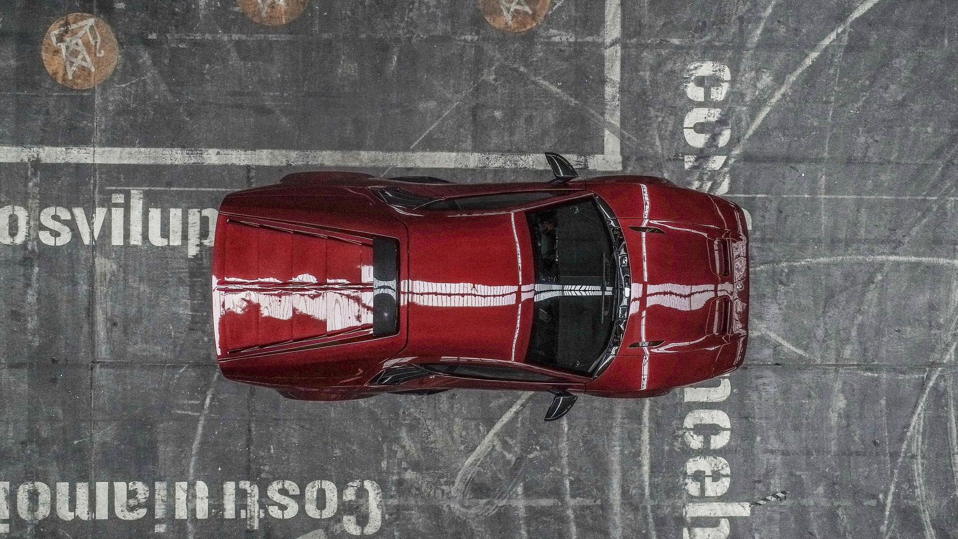 نمای بالا خودرو سوپراسپرت پانتر پروجتویونو / Panther ProgettoUno قرمز رنگ