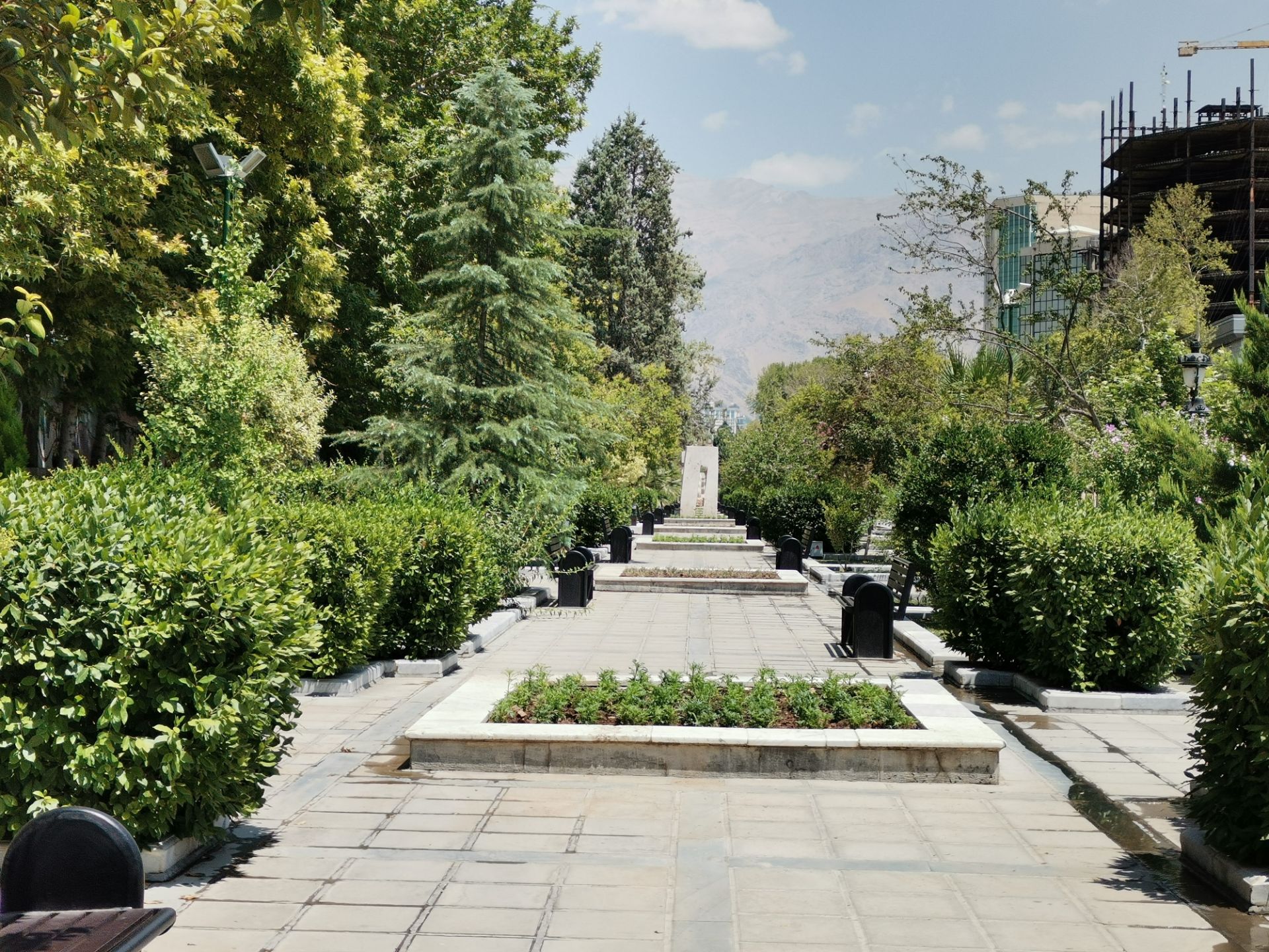 نمونه عکس 2X هواوی نوا 7 آی - پارک ملت، پیاده رو