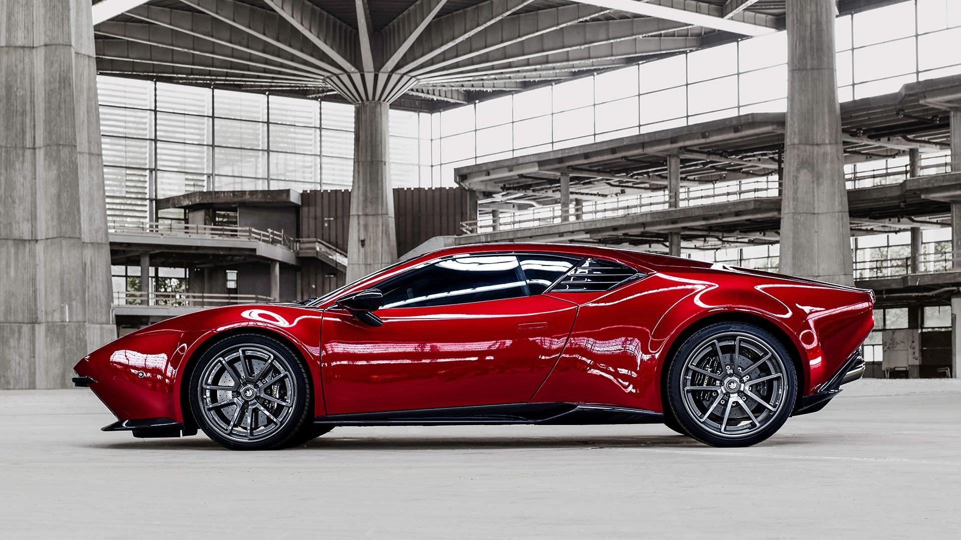 نمای کناری پانتر پروجتویونو / Panther ProgettoUno قرمز رنگ