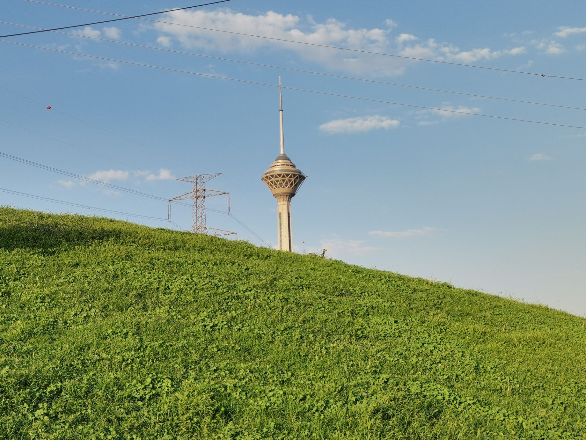 نمونه عکس دوربین هواوی نوا 7 آی - برج میلاد