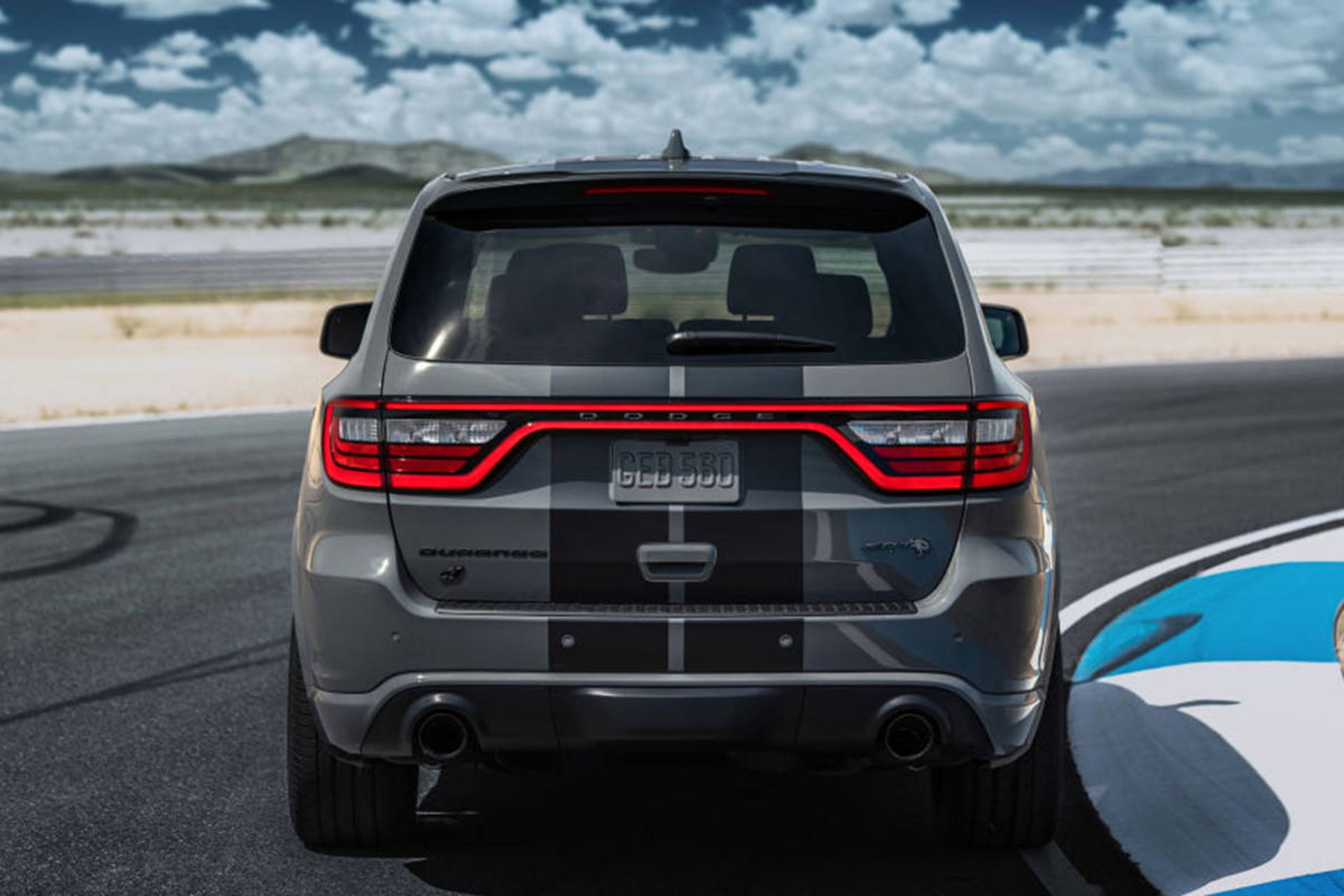 تصویر عقب شاسی بلند دوج دورانگو اس آر تی هل کت / Dodge Durango SRT Hellcat مدل 2021