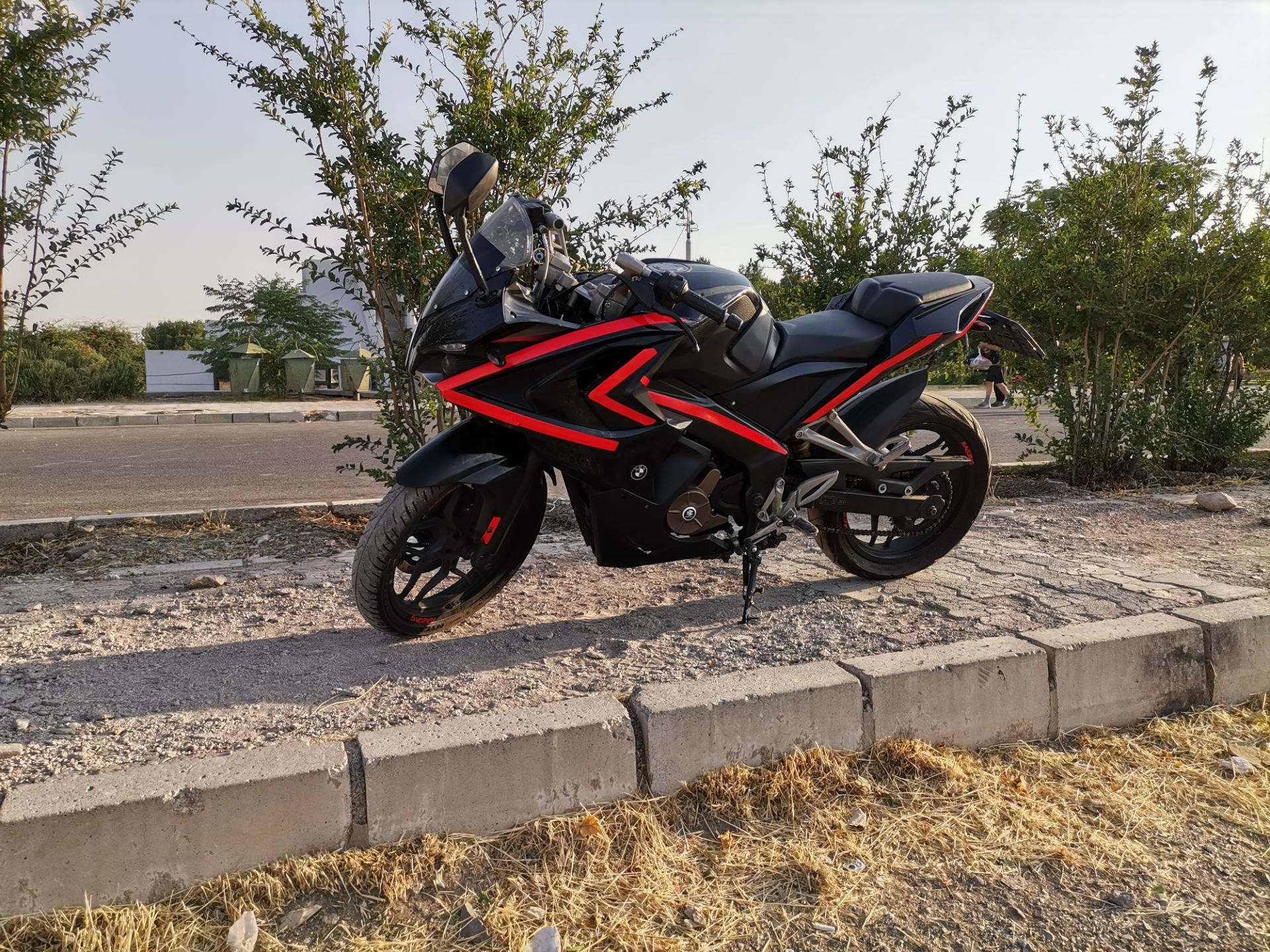 نمونه عکس دوربین هواوی نوا 7 آی - موتور سیکلت