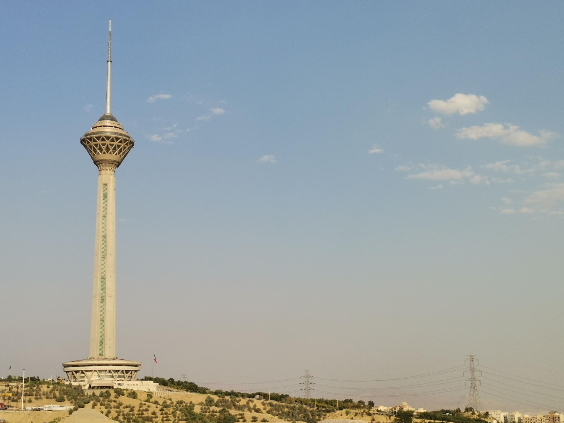 نمونه عکس زوم 2 برابری هواوی نوا 7 آی - برج میلاد