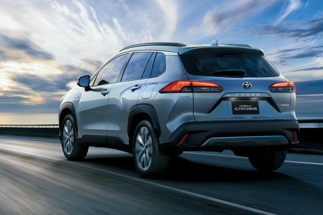  Toyota Corolla Cross / تویوتا کرولا کراس نمای پشت