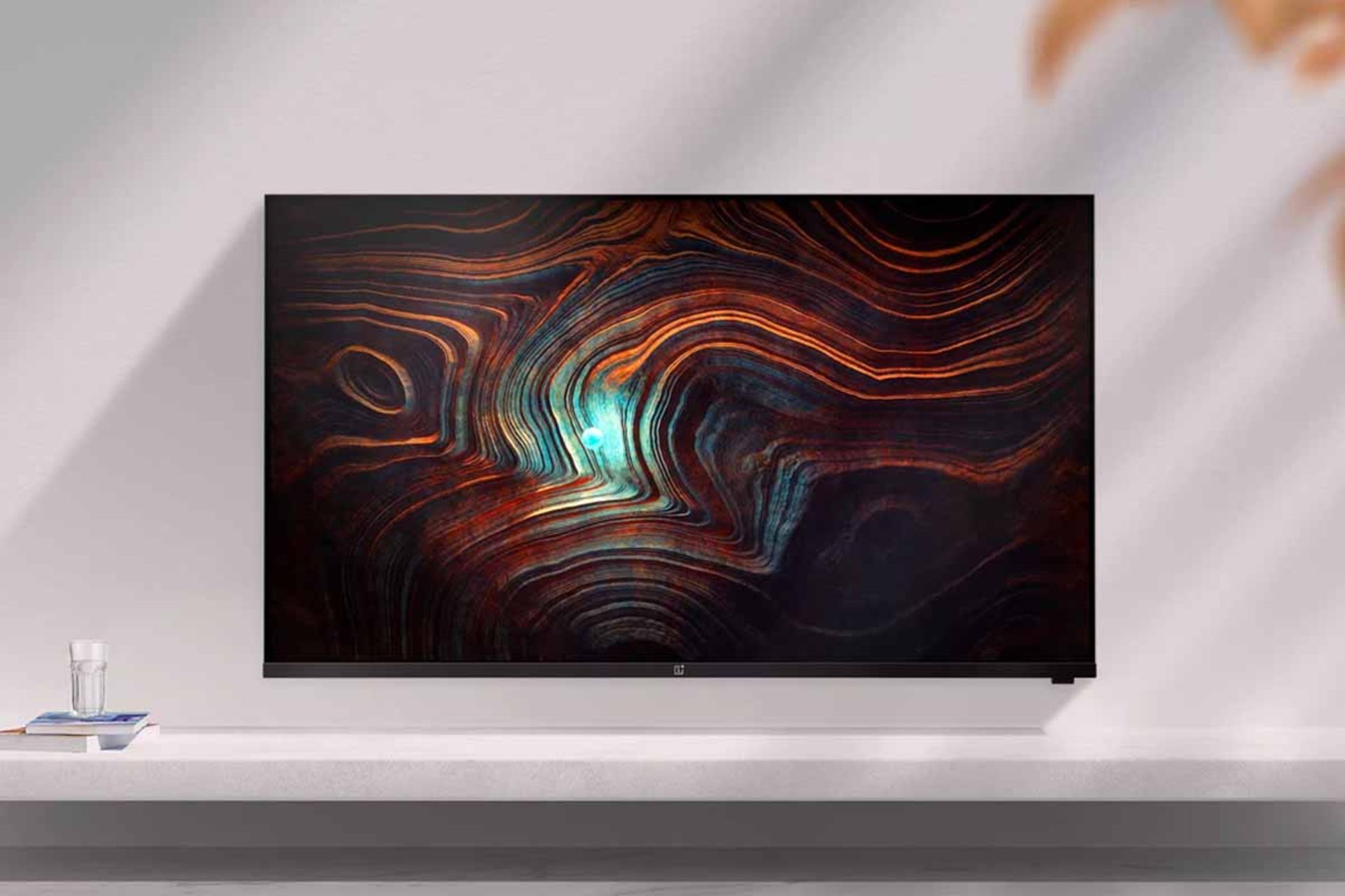 نمای جلو تلویزیون وان پلاس 43Y1 و 32Y1