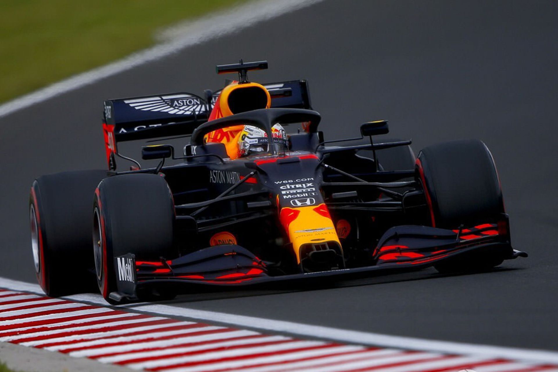 خودروی فرمول یک / formula 1 مکس وشتاپن از تیم ردبول / red bull در گرندپری مجارستان