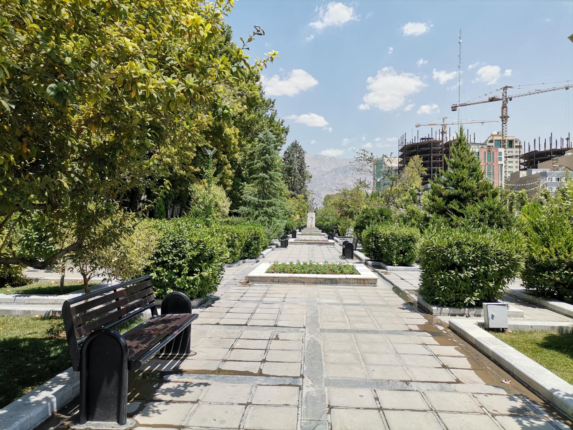 نمونه عکس دوربین واید هواوی نوا 7 آی - پارک ملت، پیاده رو