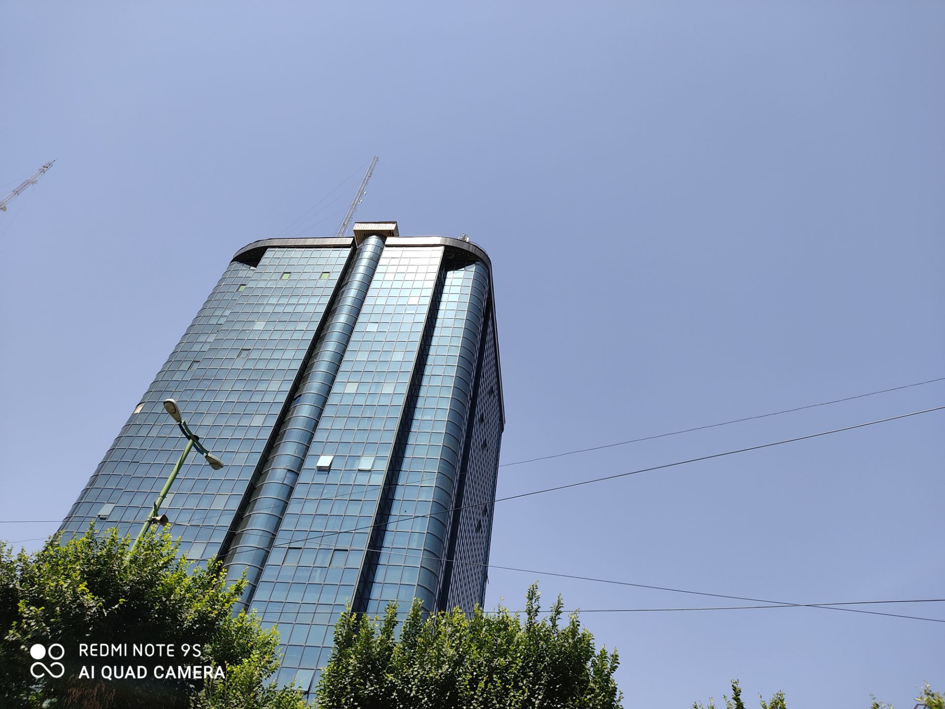مرجع متخصصين ايران نمونه عكس ردمي نوت 9 اس - نماي ساختمان بلند
