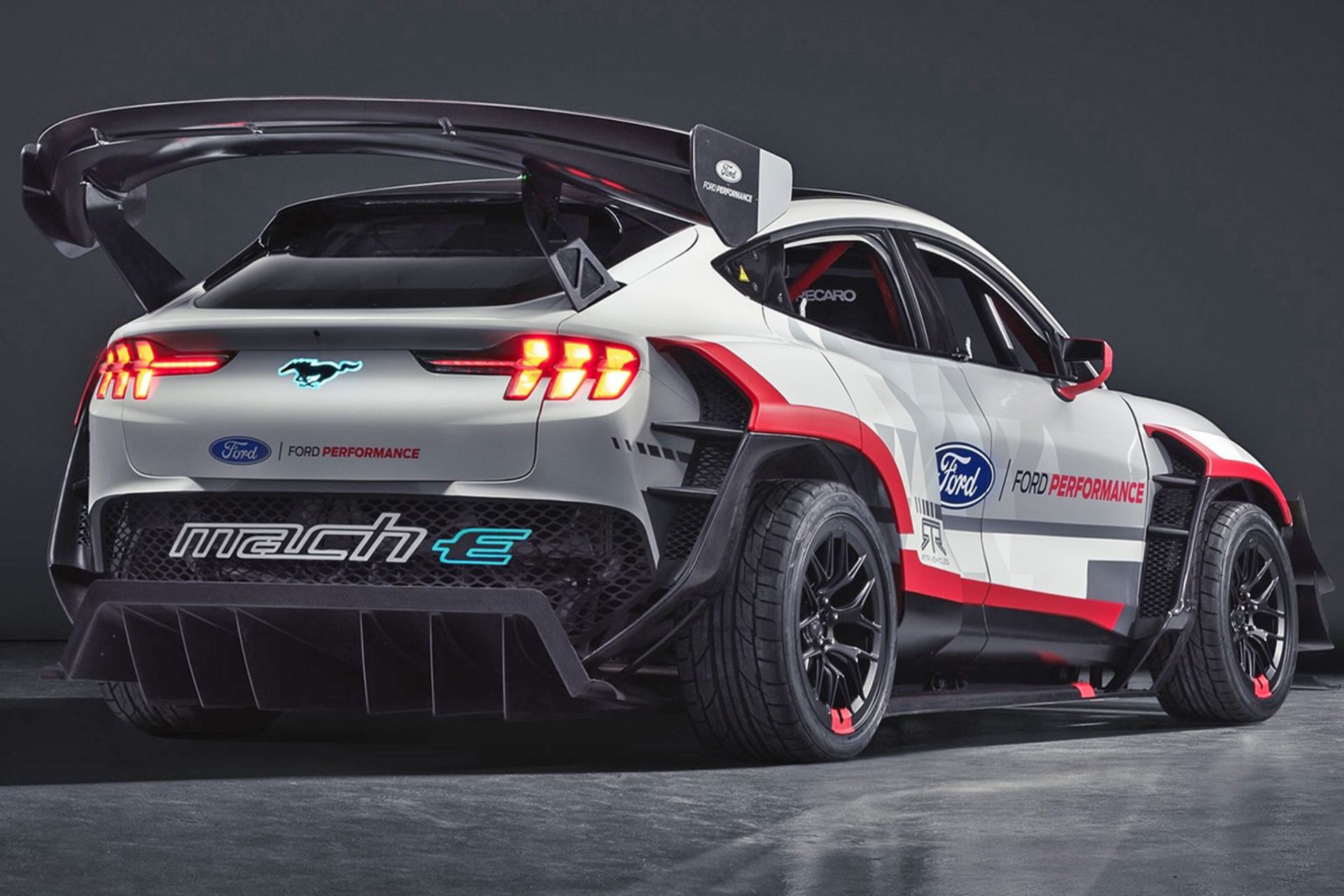 Ford Mustang Mach-E 1400   موستانگ مک ای 1400 نمای پشت