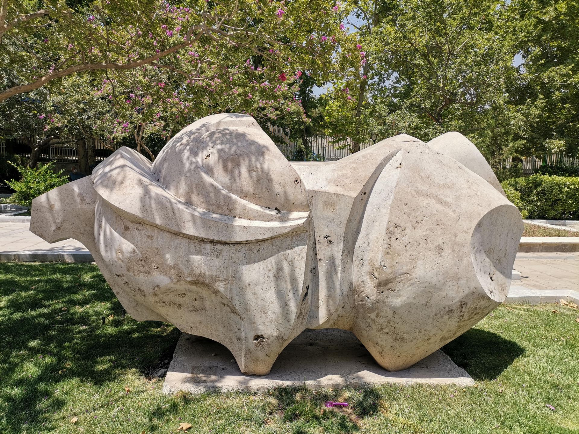 نمونه عکس دوربین هواوی نوا 7 آی - مجسمه