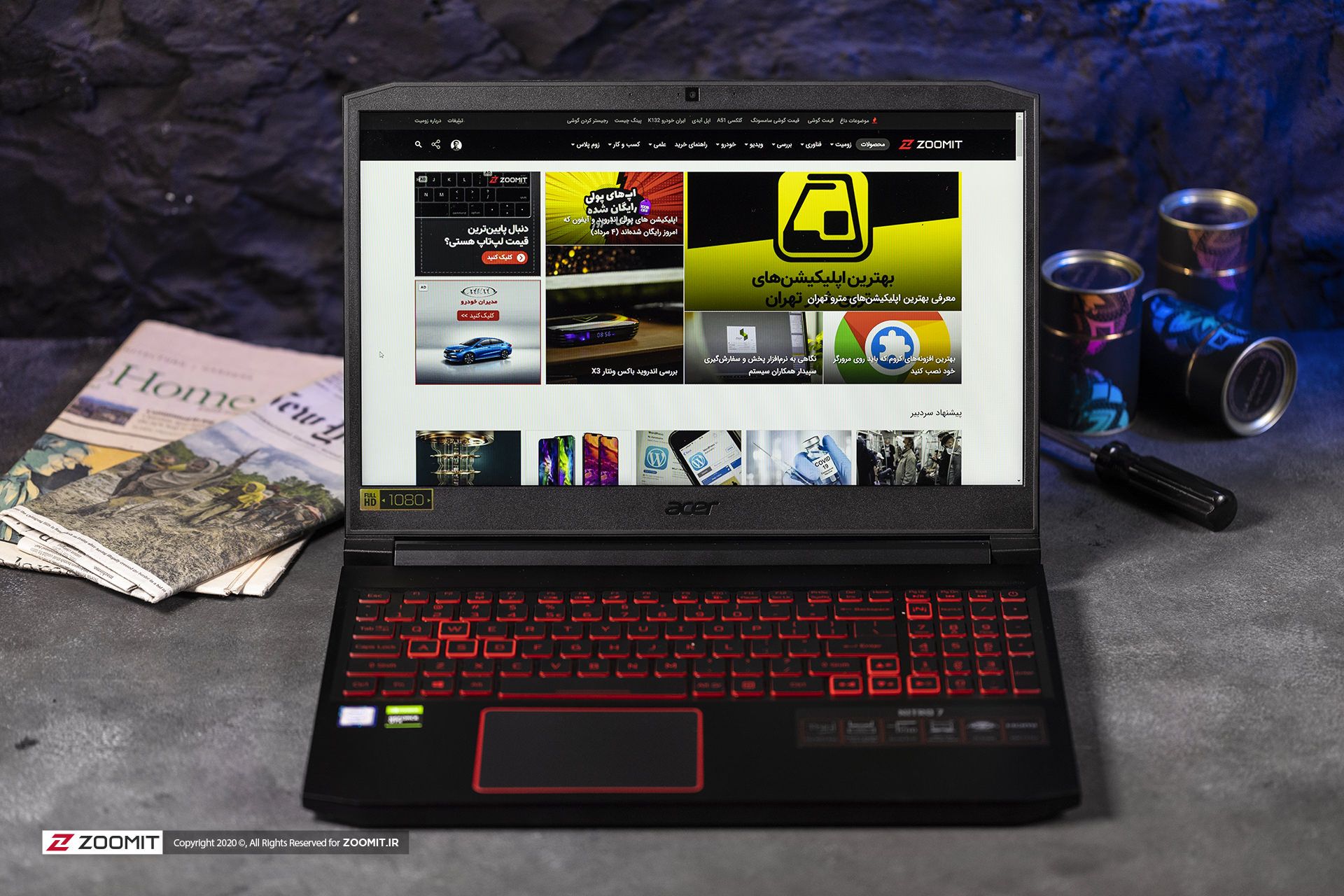 لپ تاپ گیمینگ ایسر نیترو 7 حین نمایش سایت زومیت