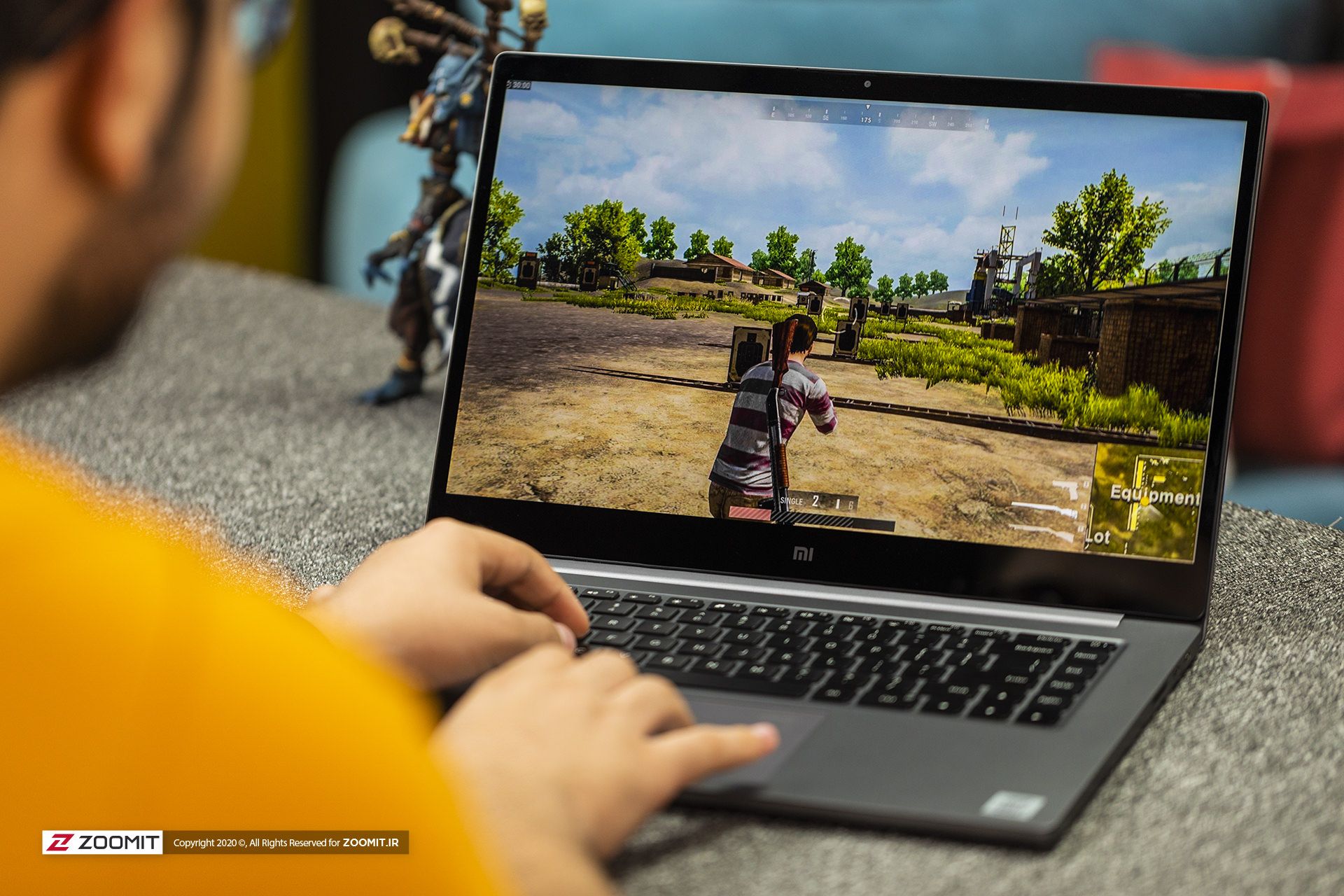 لپ تاپ شیائومی می نوت بوک پرو 15 Xiaomi Mi Notebook Pro حین اجرای بازی