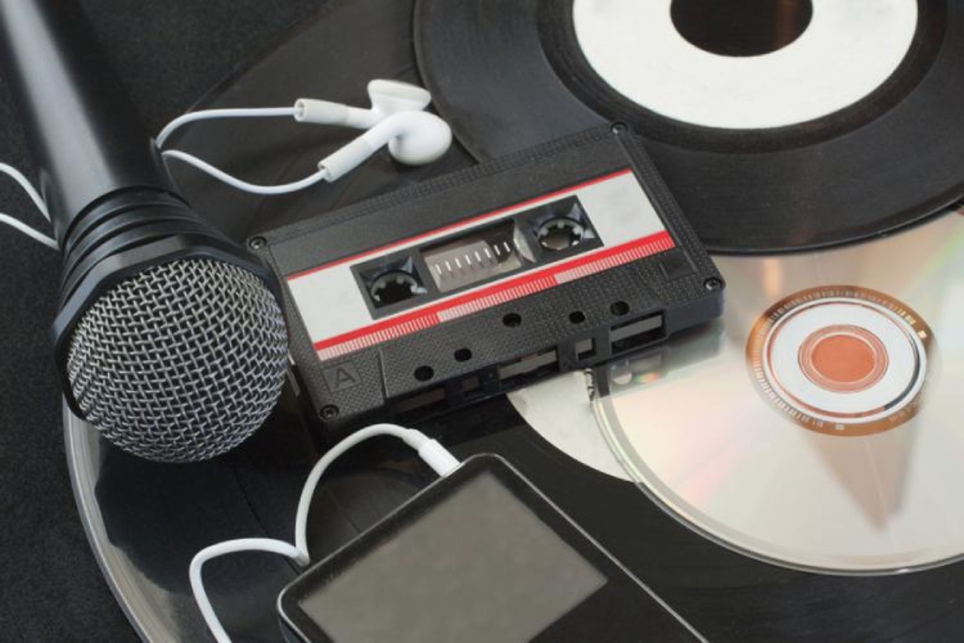 نوار و میکروفون