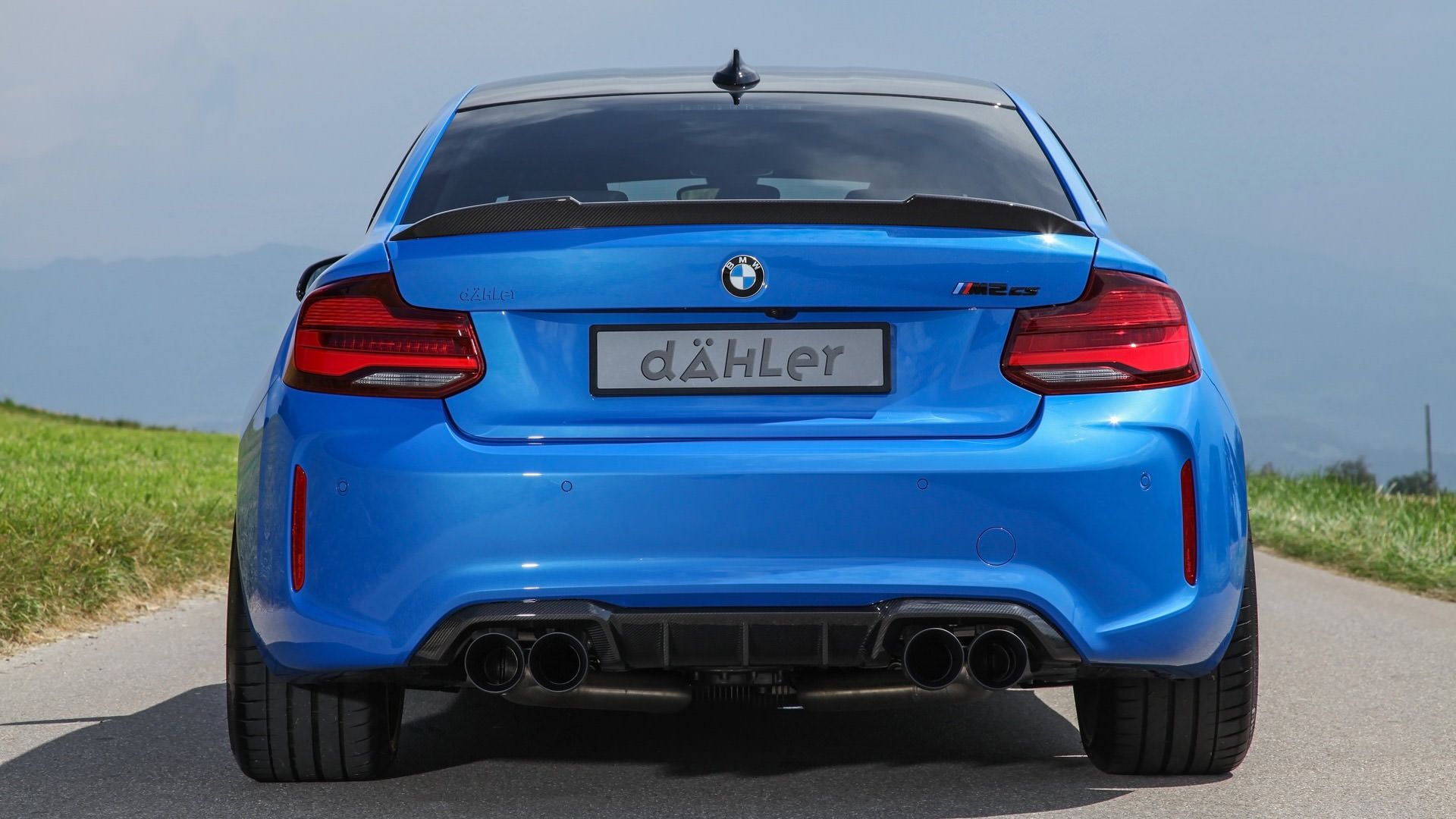 نمای عقب بی ام و ام 2 سی اس / Dahler BMW M2 CS آبی رنگ با تیونینگ داهلر 