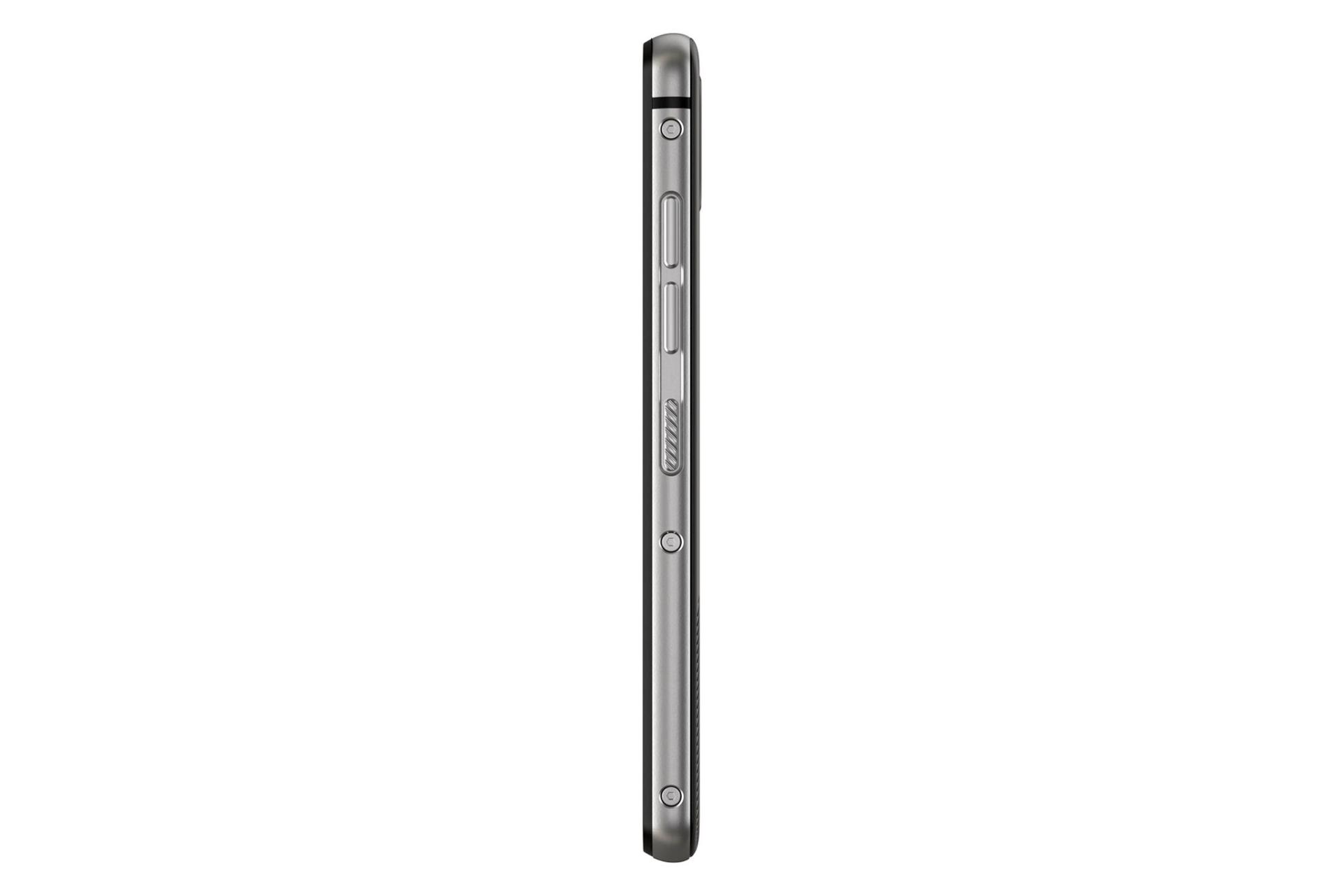 نمای گوشه راست گوشی CAT S52 و محل نمایش دکمه پاور و صدا