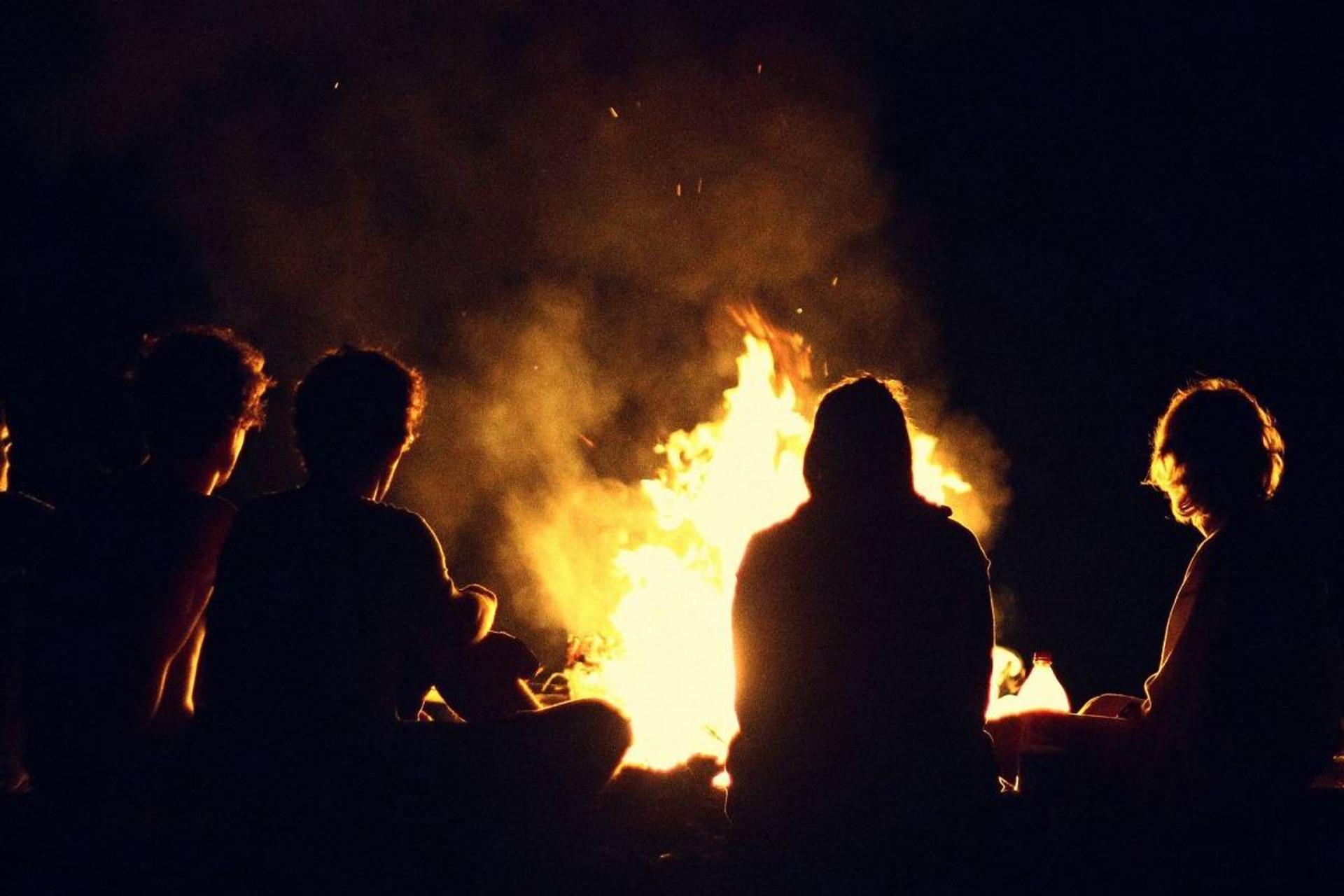 انسان چه زمانی نحوه استفاده از آتش را کشف کرد؟