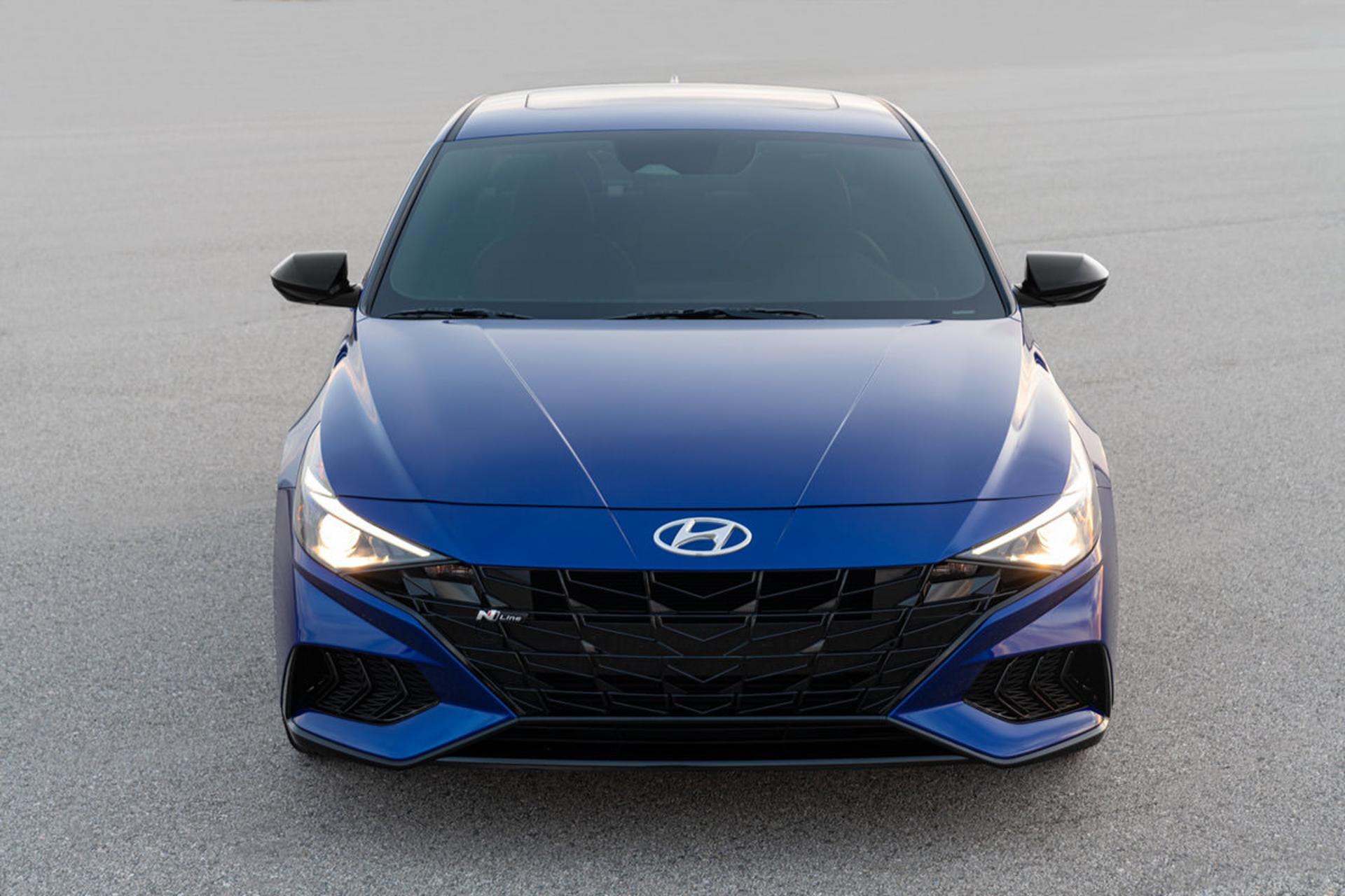 نمای جلو خودرو سدان هیوندای النترا ان لاین / 2021 Hyundai Elantra N Line آبی رنگ
