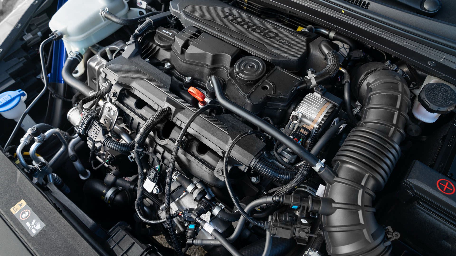 پیشرانه نمای اصلی خودرو سدان هیوندای النترا ان لاین / 2021 Hyundai Elantra N Line