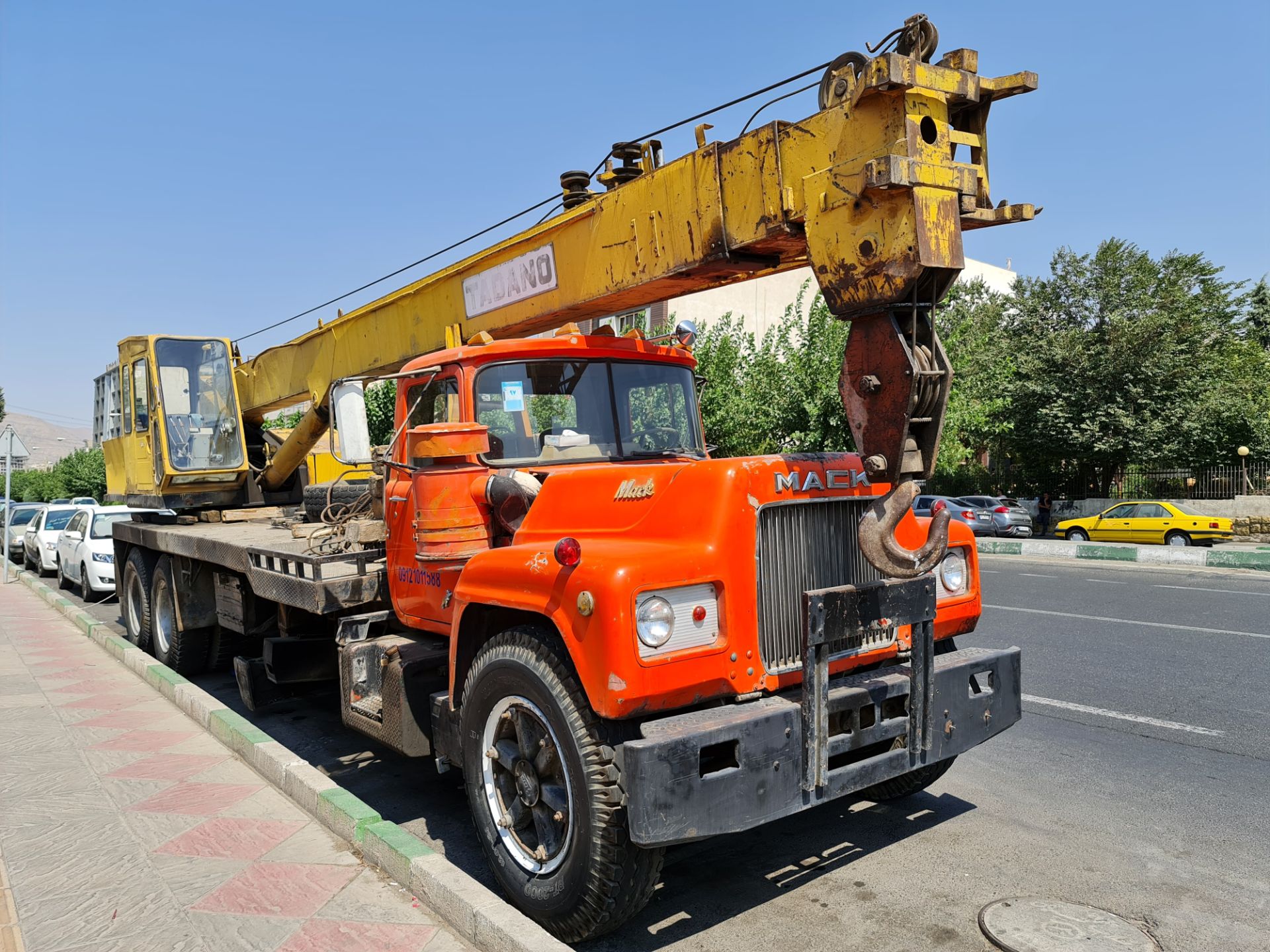 نمونه عکس دوربین اصلی گلکسی نوت ۲۰ اولترا - جرثقیل