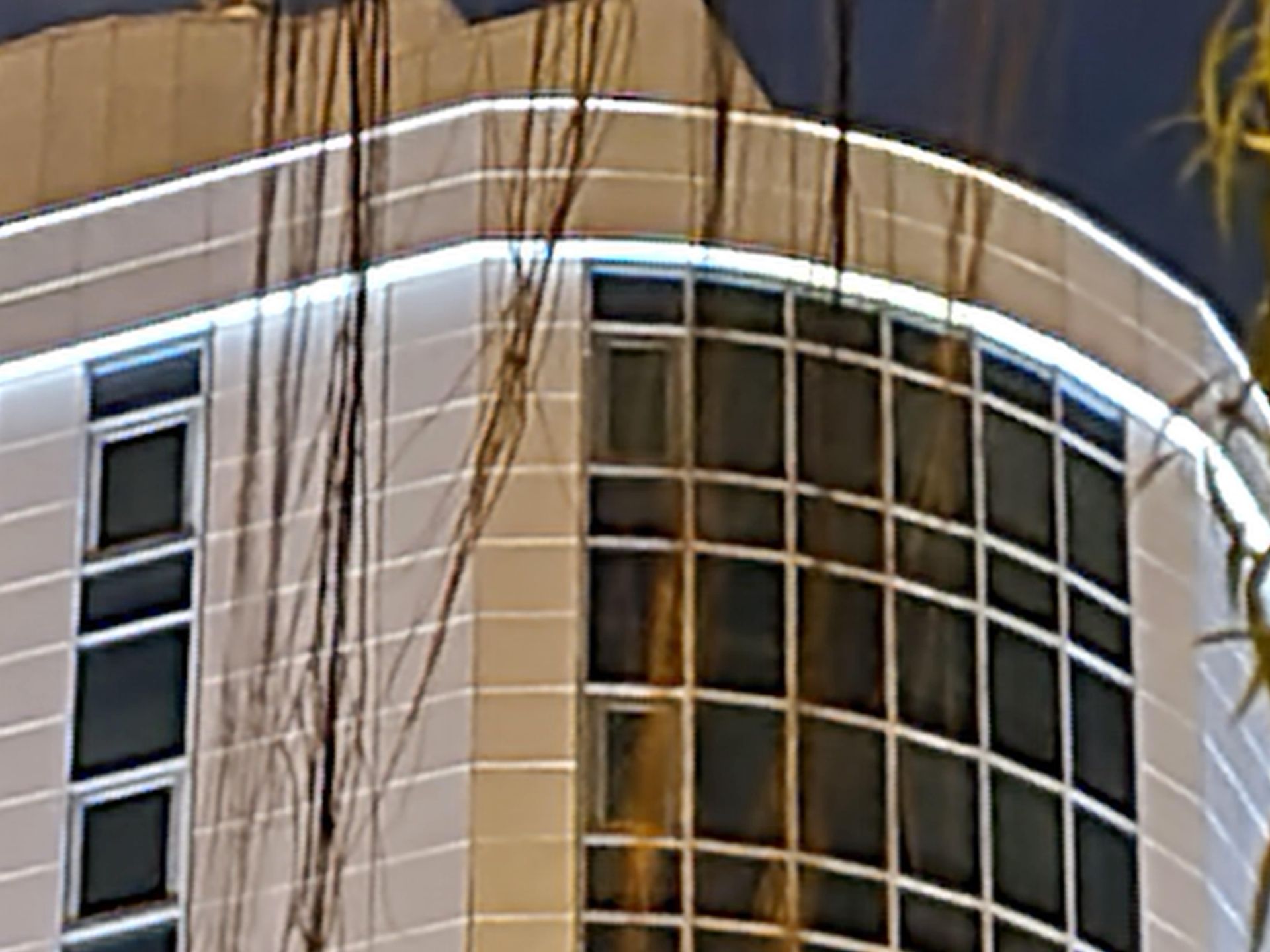 نمونه عکس 10X گلکسی نوت ۲۰ در تاریکی