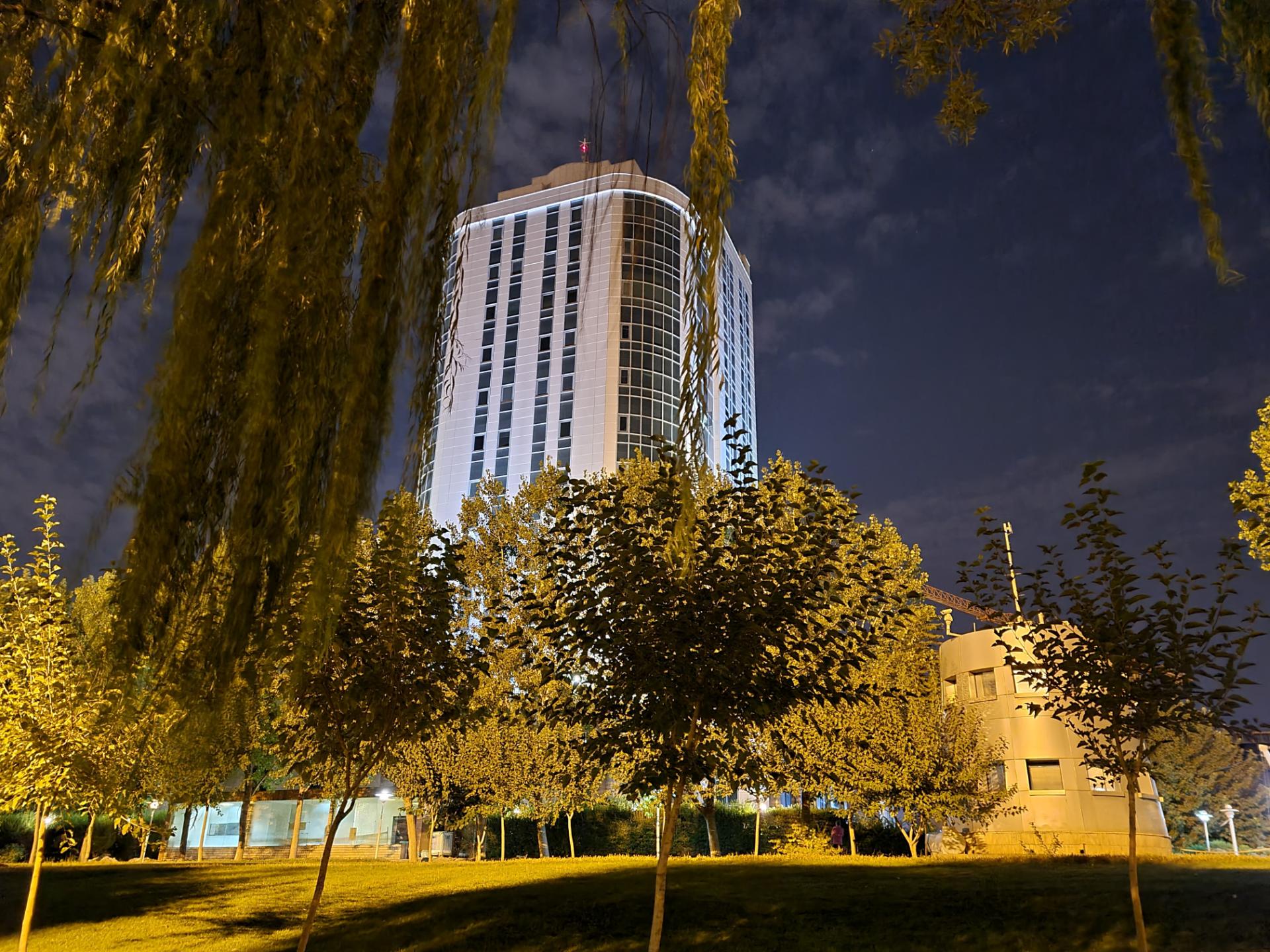 نمونه عکس 1X گلکسی نوت ۲۰ در تاریکی